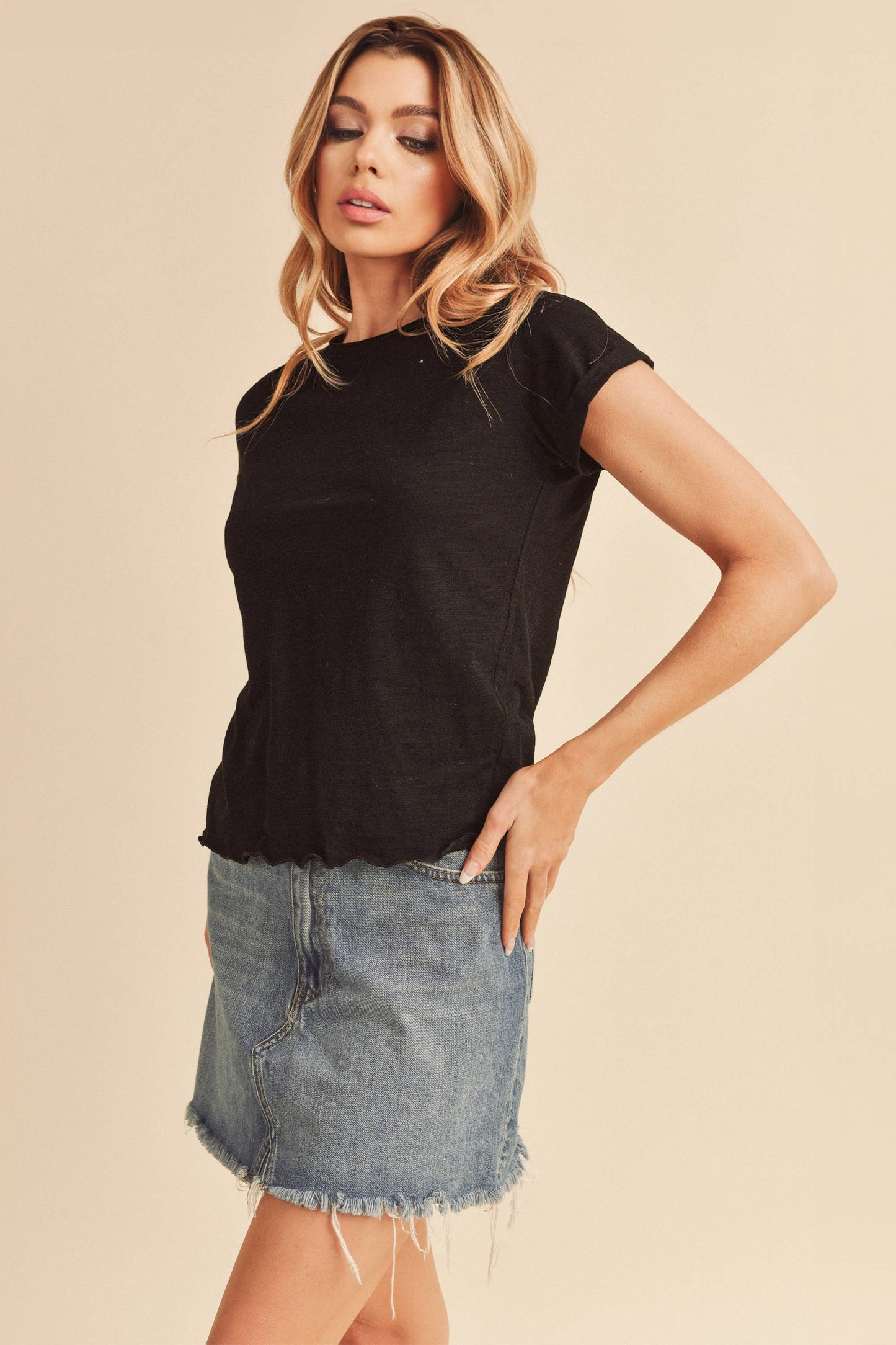 AEMI + CO - 8219BK Gwen Tee