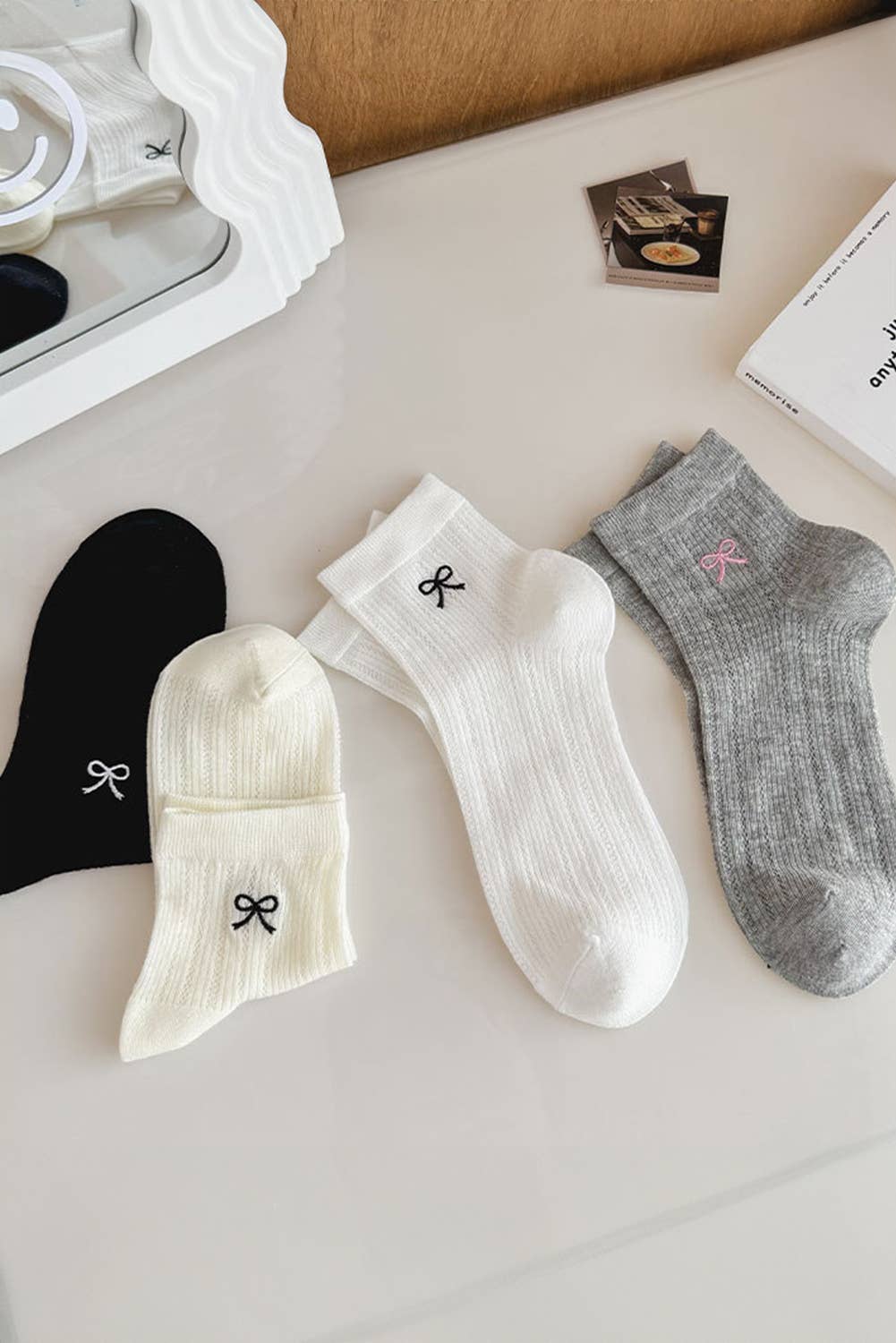 Aapparella - White Bow Knot Ankle Socks