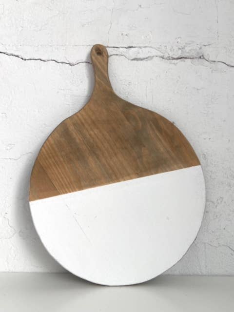 Heartland Designs - Round cutting board w/handle