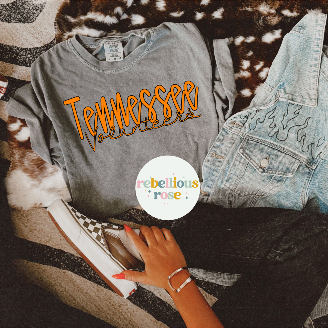 Rebellious Rose LLC - Tennessee Groovy Retro Graphic T-shirt