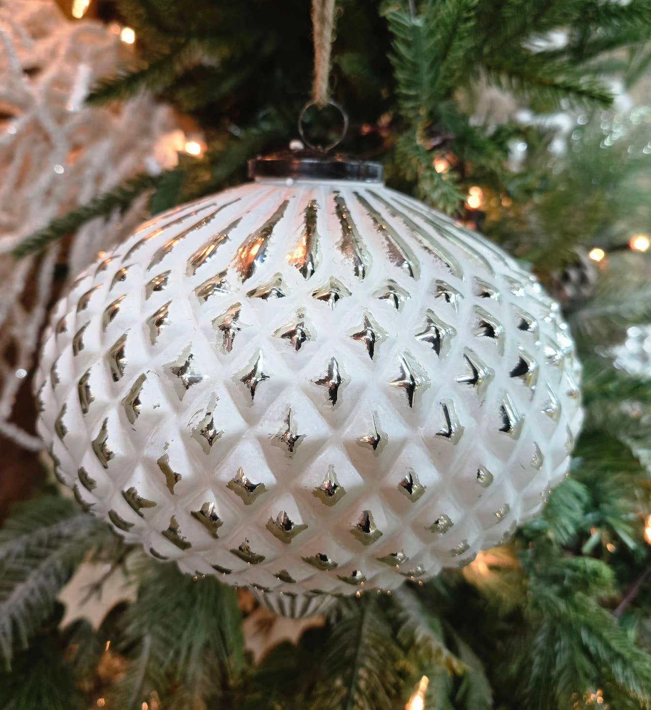 Wholesale Home Decor - Large White Diamond Orb 8x6.5x6.5in