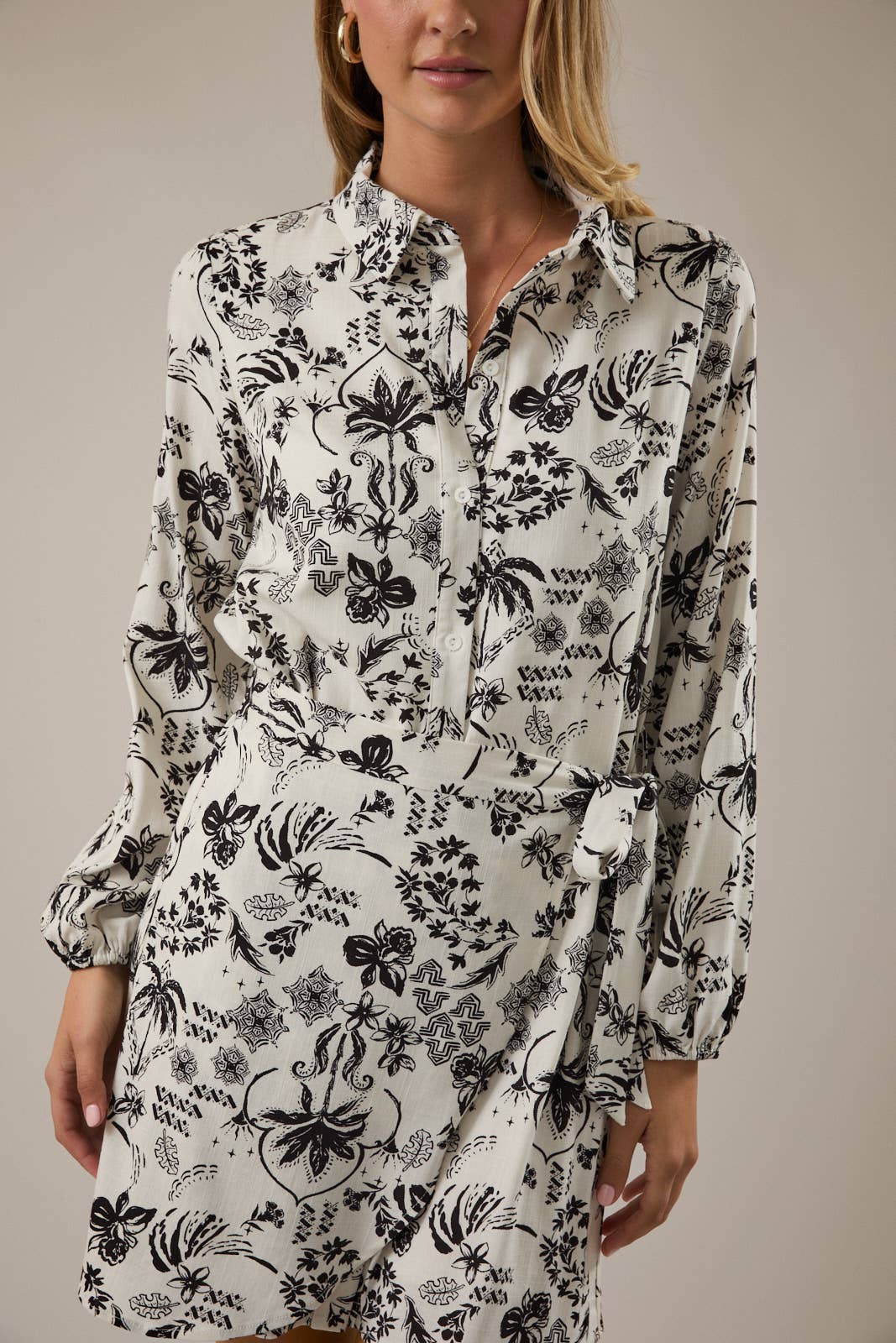 GILLI - BUTTON UP LONG SLEEVE OVER WRAP RESORT PRINT DRESS