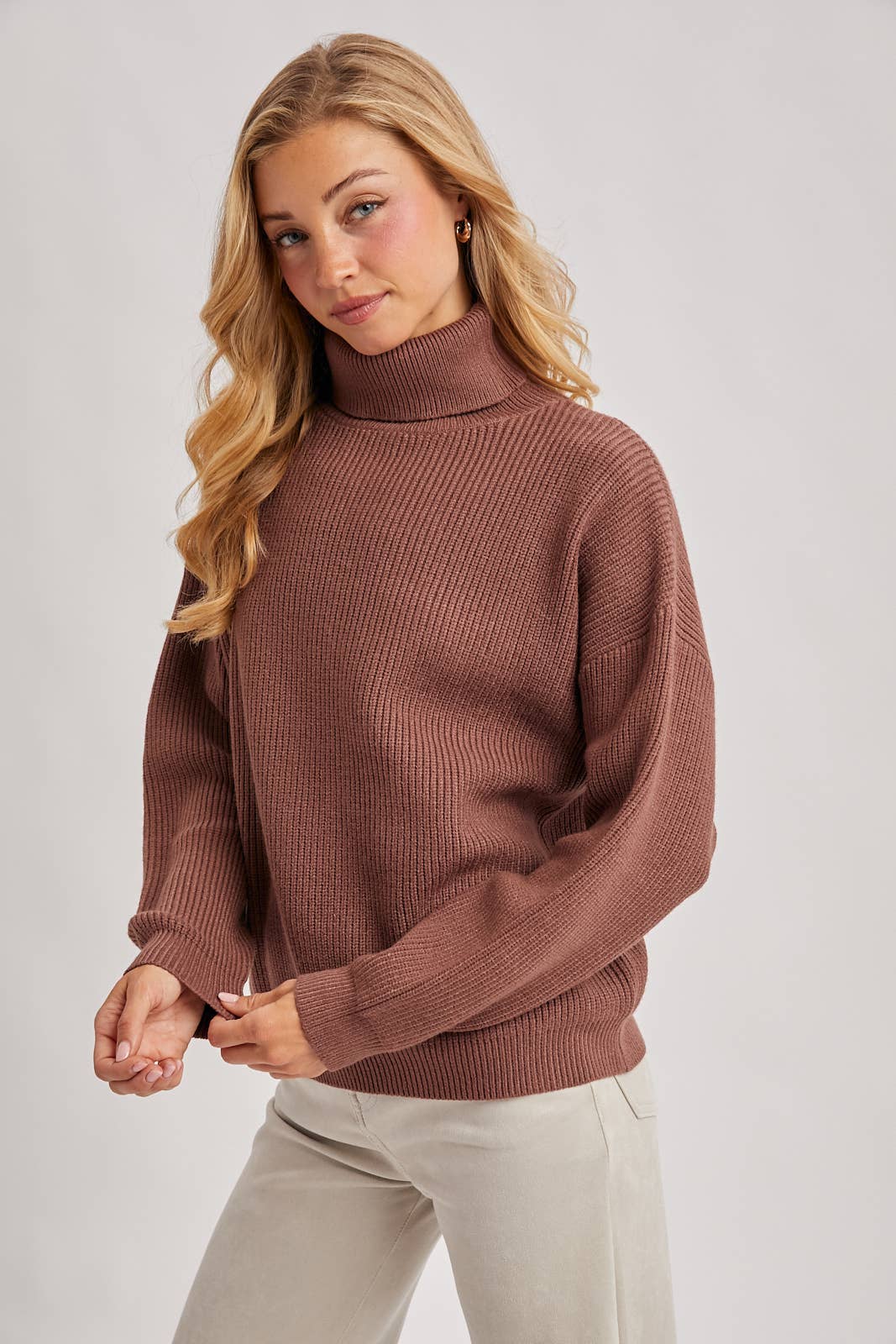 Bluivy - TURTLENECK RIBBED KNIT SWEATER