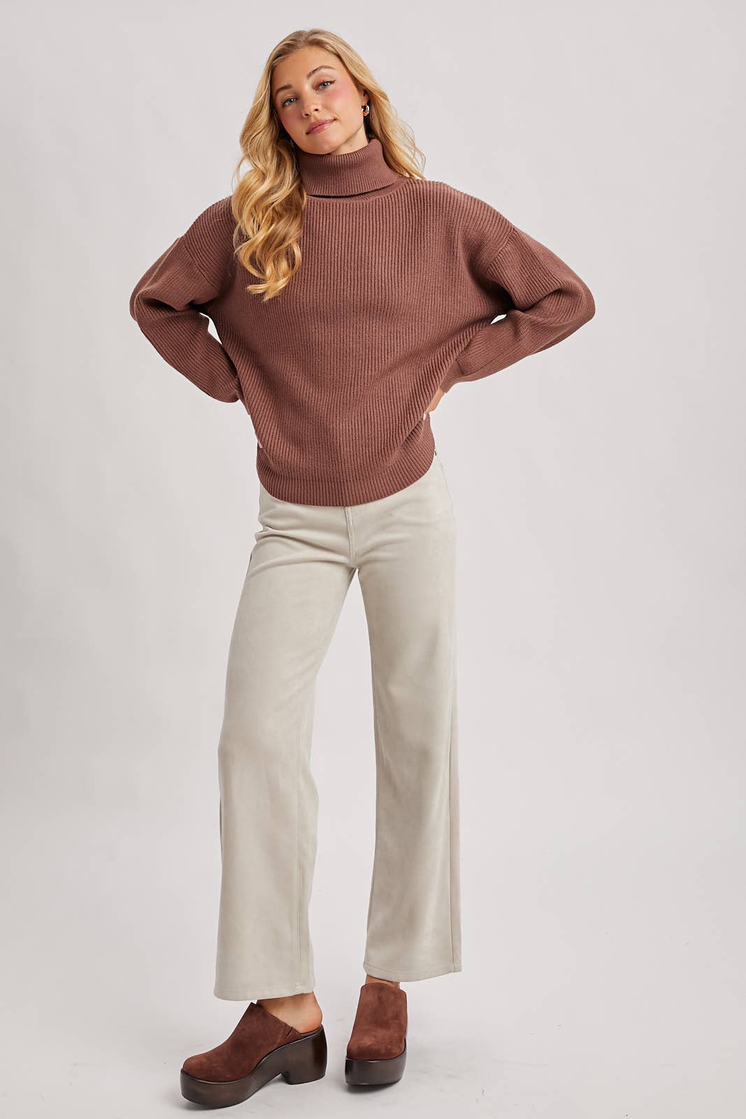 Bluivy - TURTLENECK RIBBED KNIT SWEATER