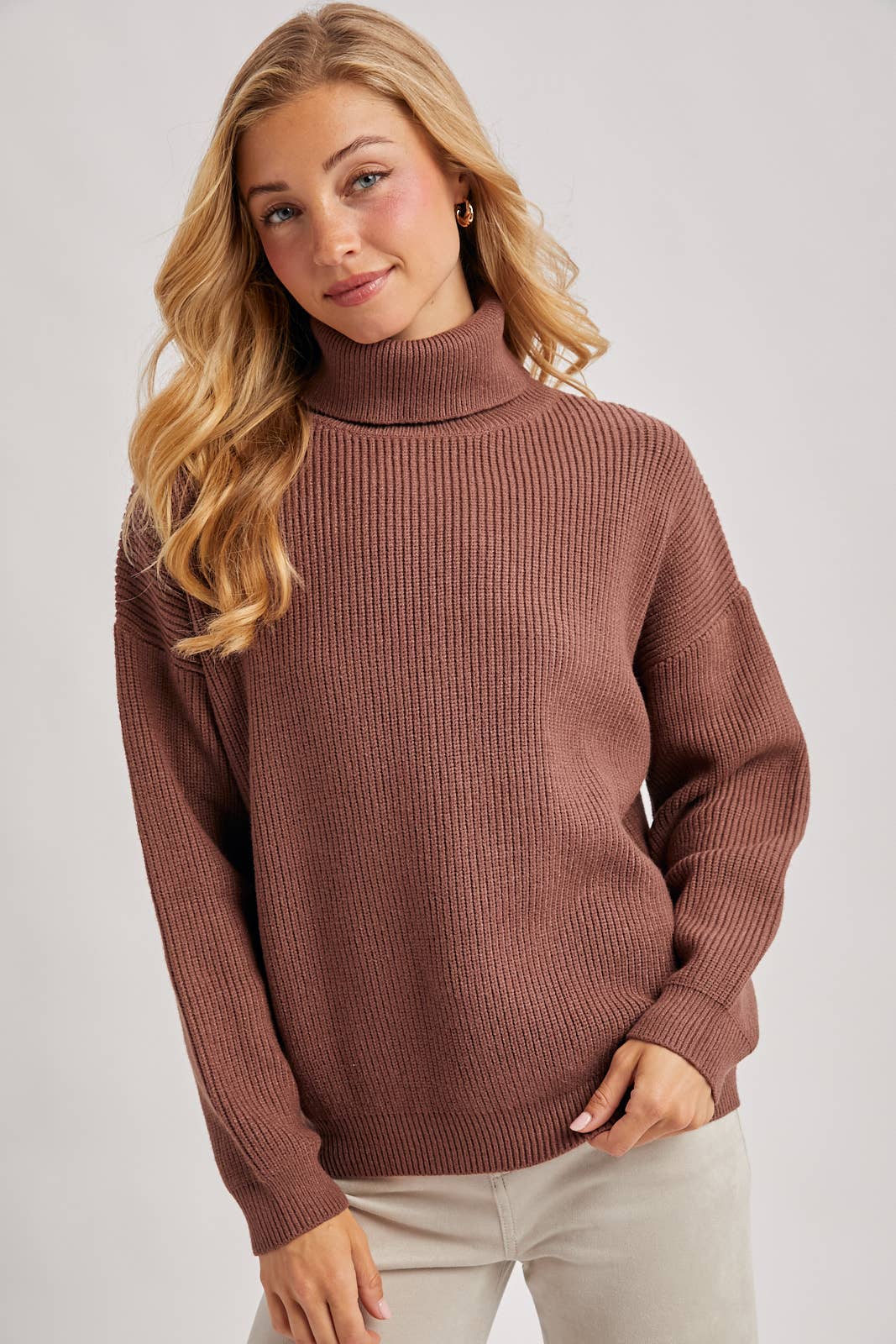 Bluivy - TURTLENECK RIBBED KNIT SWEATER