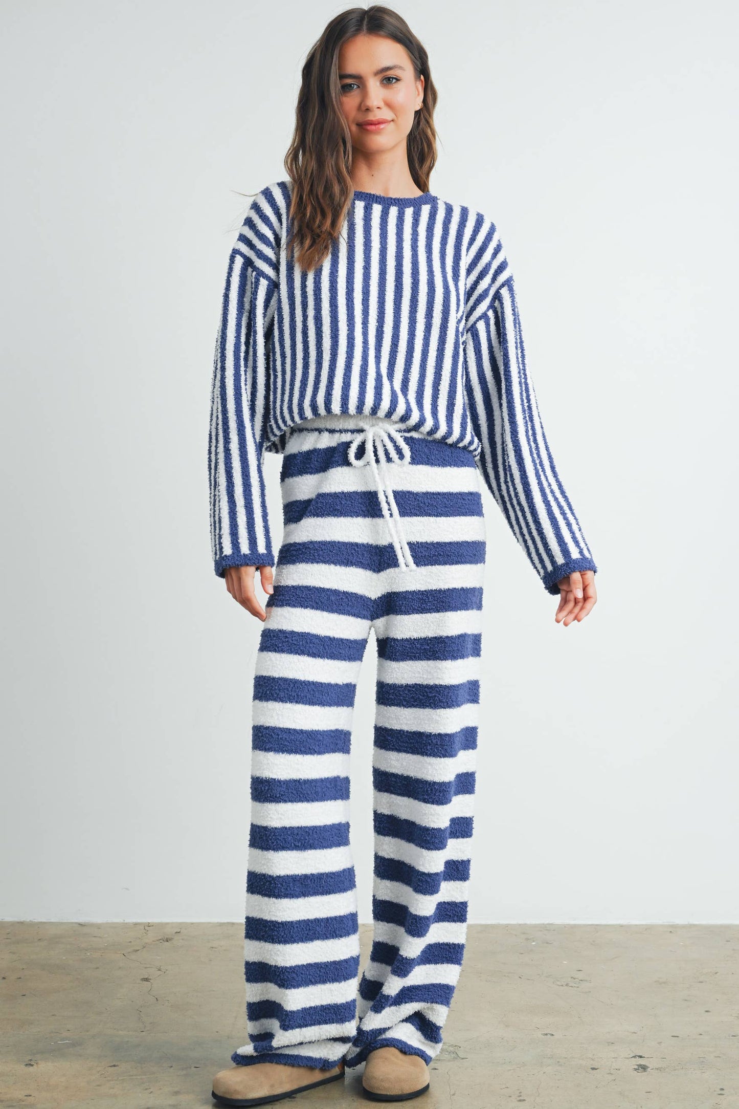 BUTTERMELON - Cozy Striped Round Neck Sweater - BMW7492