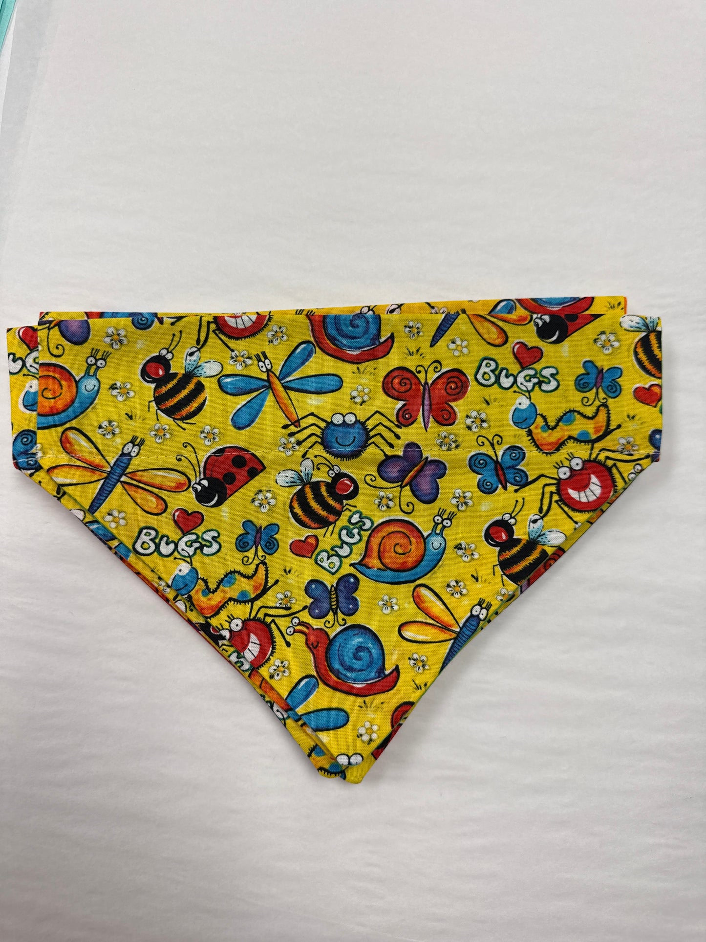 Dog bandana “bugs”