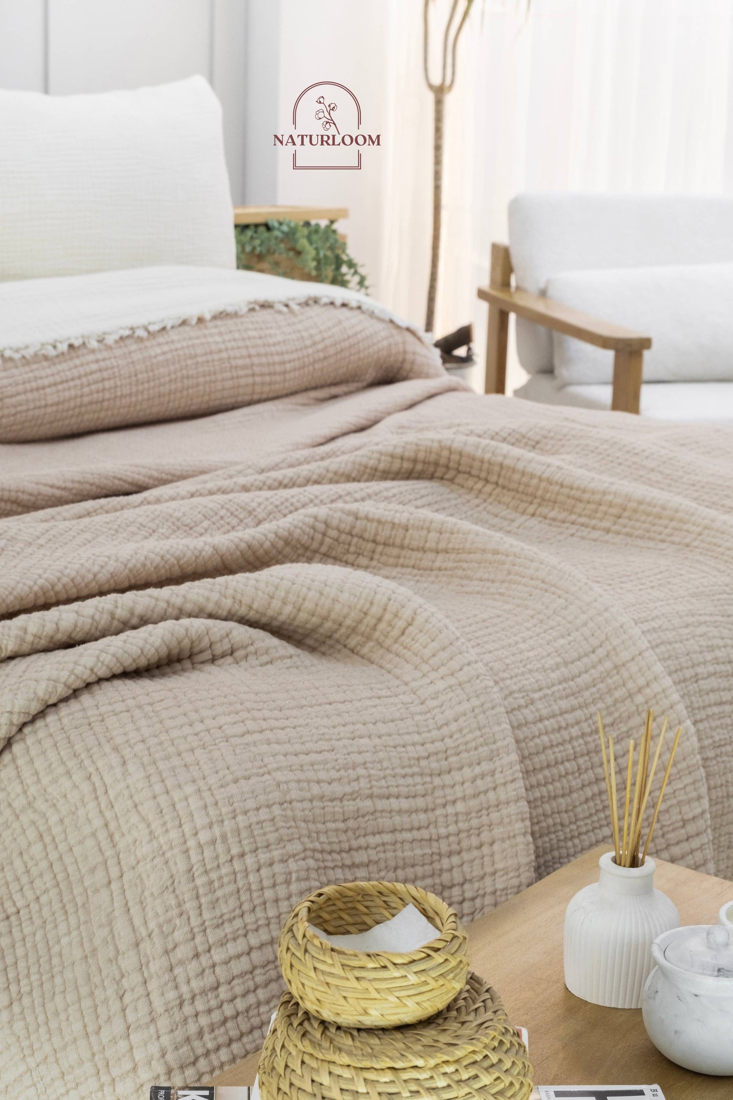 Naturloom - 6 Layer Organic GOTS Certified Muslin Quilt - Natural Comfort, Breathable & Cozy Year Round