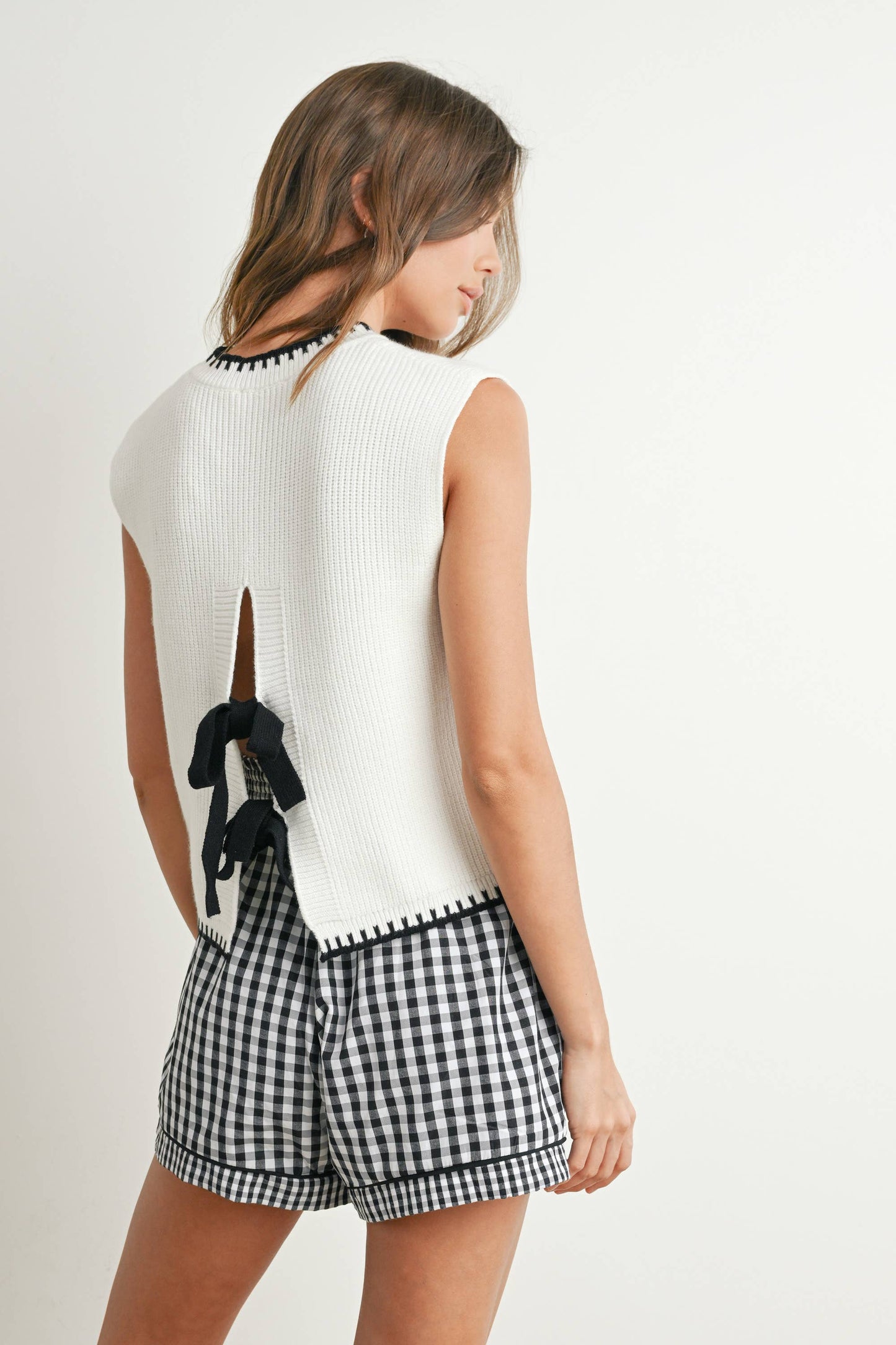 BUTTERMELON - Soft Ribbed Sweater Vest - BMW7623