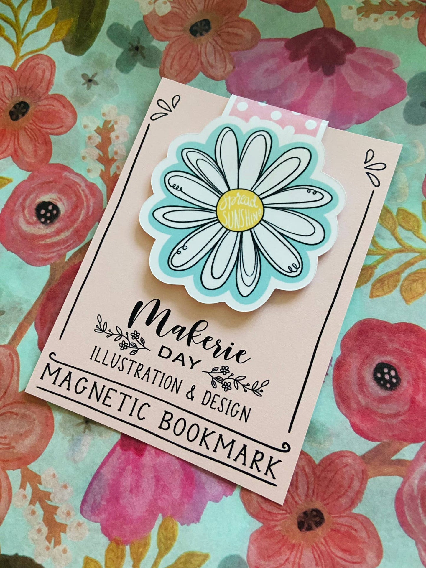Makerie Day - Daisy Magnetic Bookmark