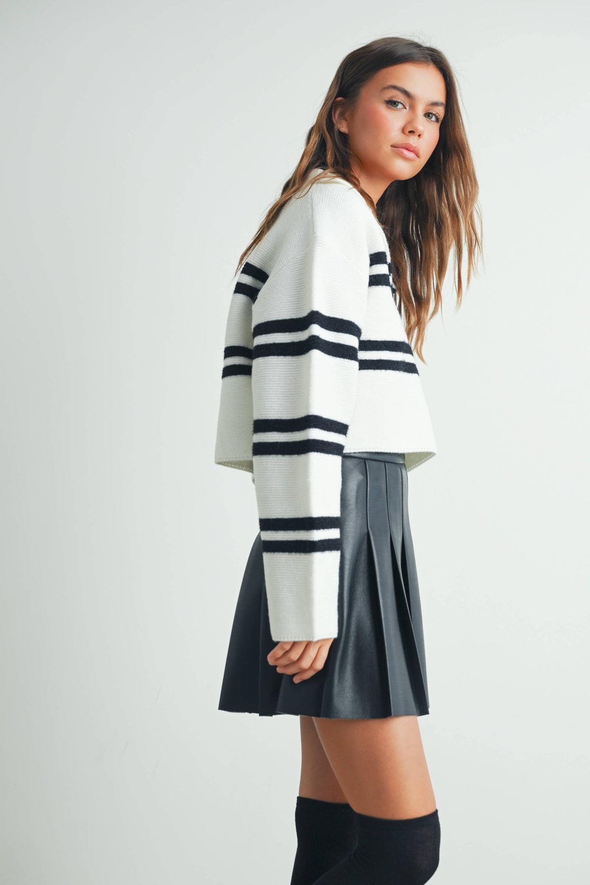 BUTTERMELON - Stripe Crop Collar Sweater Top - BMW7393