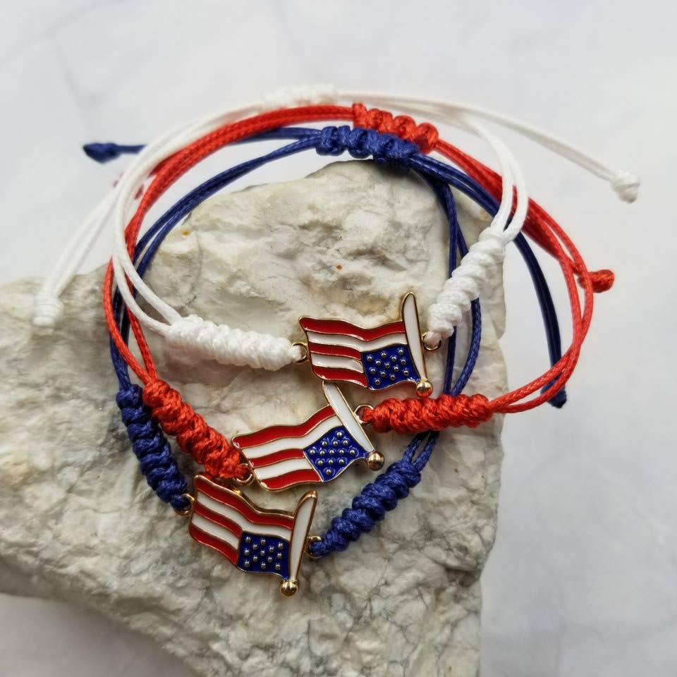 The Pretty Jewellery - American Patriotic Flag Charm Bracelet