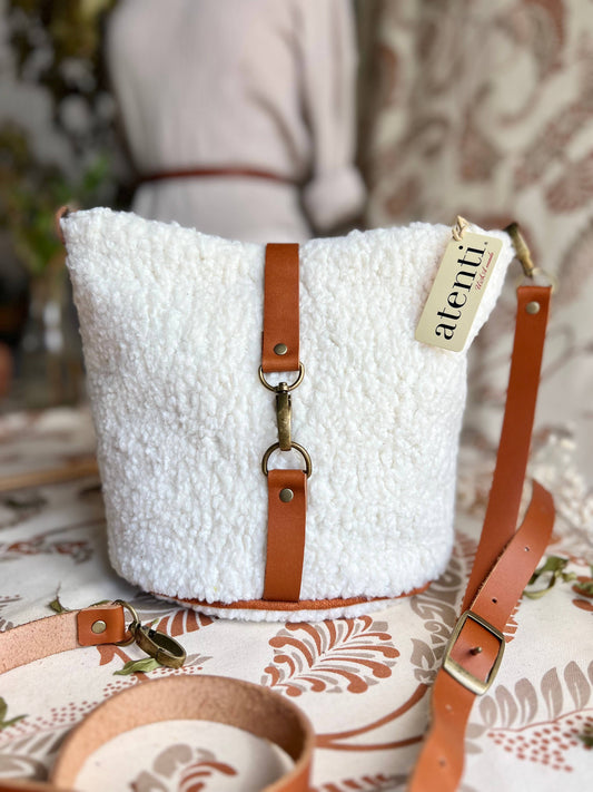 Atenti - Sherpa Halle Bucket Bag