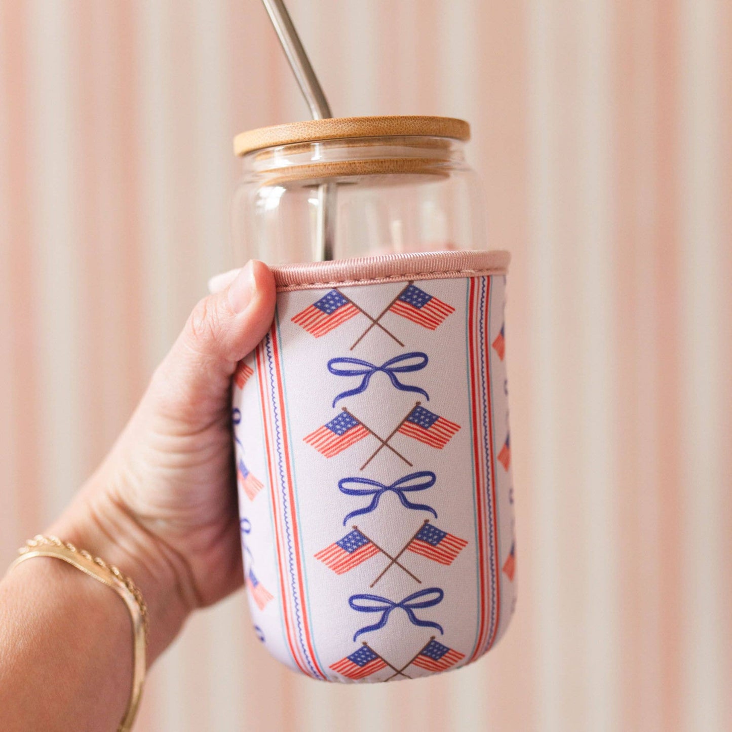 Pippi Post - American Flags & Coquette Bows Drink Sleeve