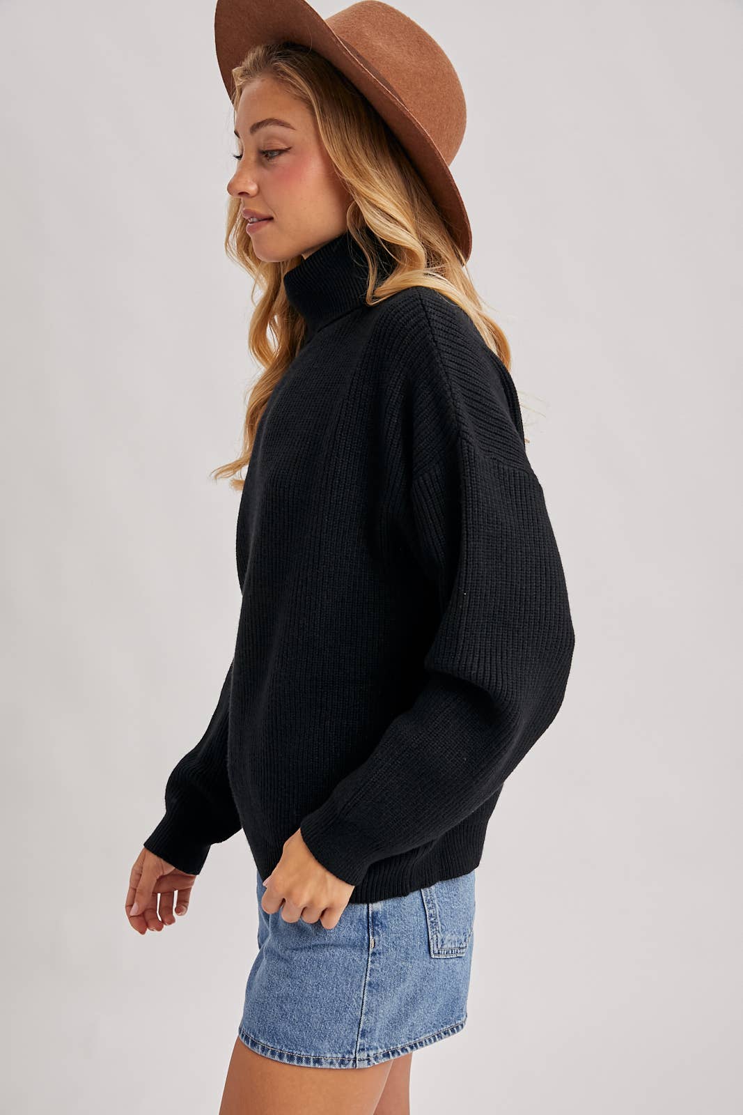 Bluivy - TURTLENECK RIBBED KNIT SWEATER