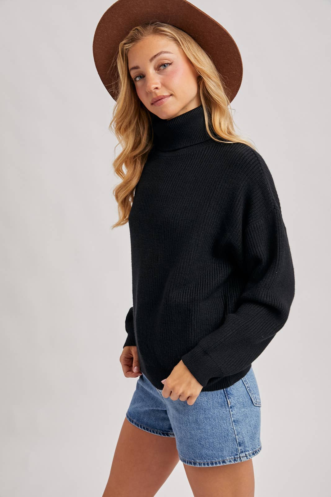 Bluivy - TURTLENECK RIBBED KNIT SWEATER