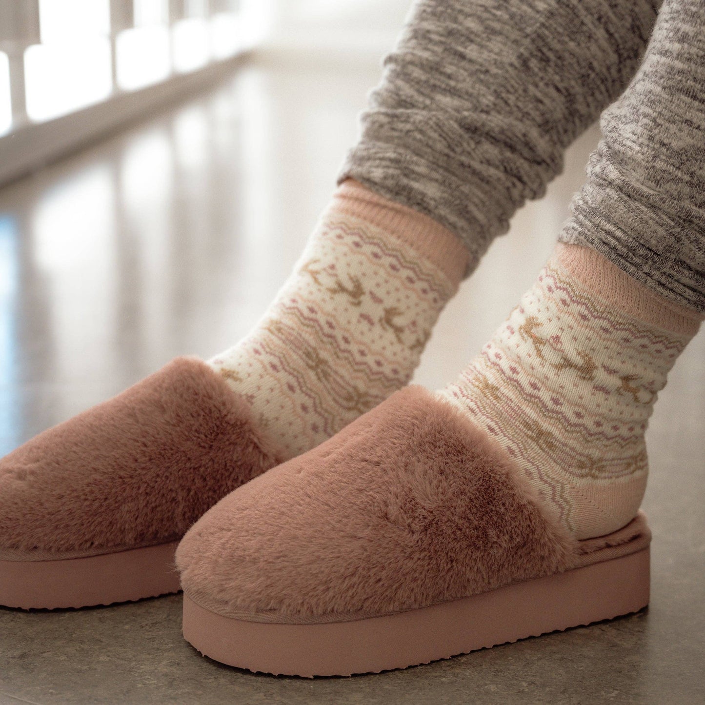 Muk Luks - MUK LUKS Women's 4 Pair Pack Patterned Crew Boot Socks