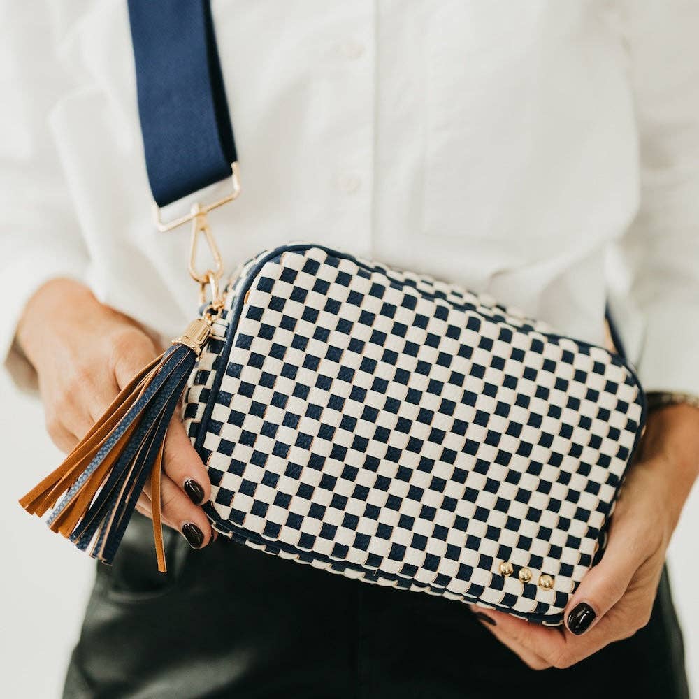 Pretty Simple - Woven Willow Camera Crossbody Bag