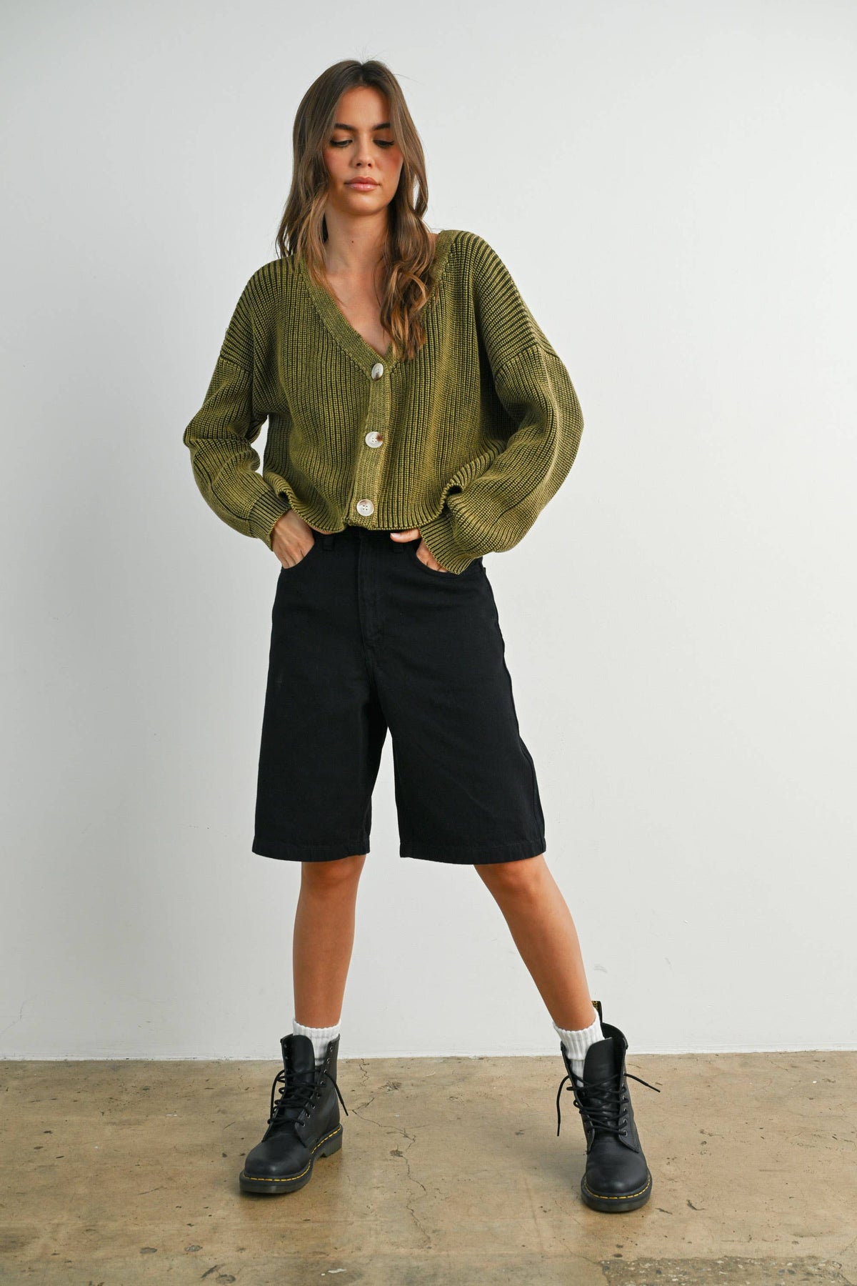 BUTTERMELON - V-Neck Buttoned Ribbed Long Sleeve Cardigan Sweater - BMC7773
