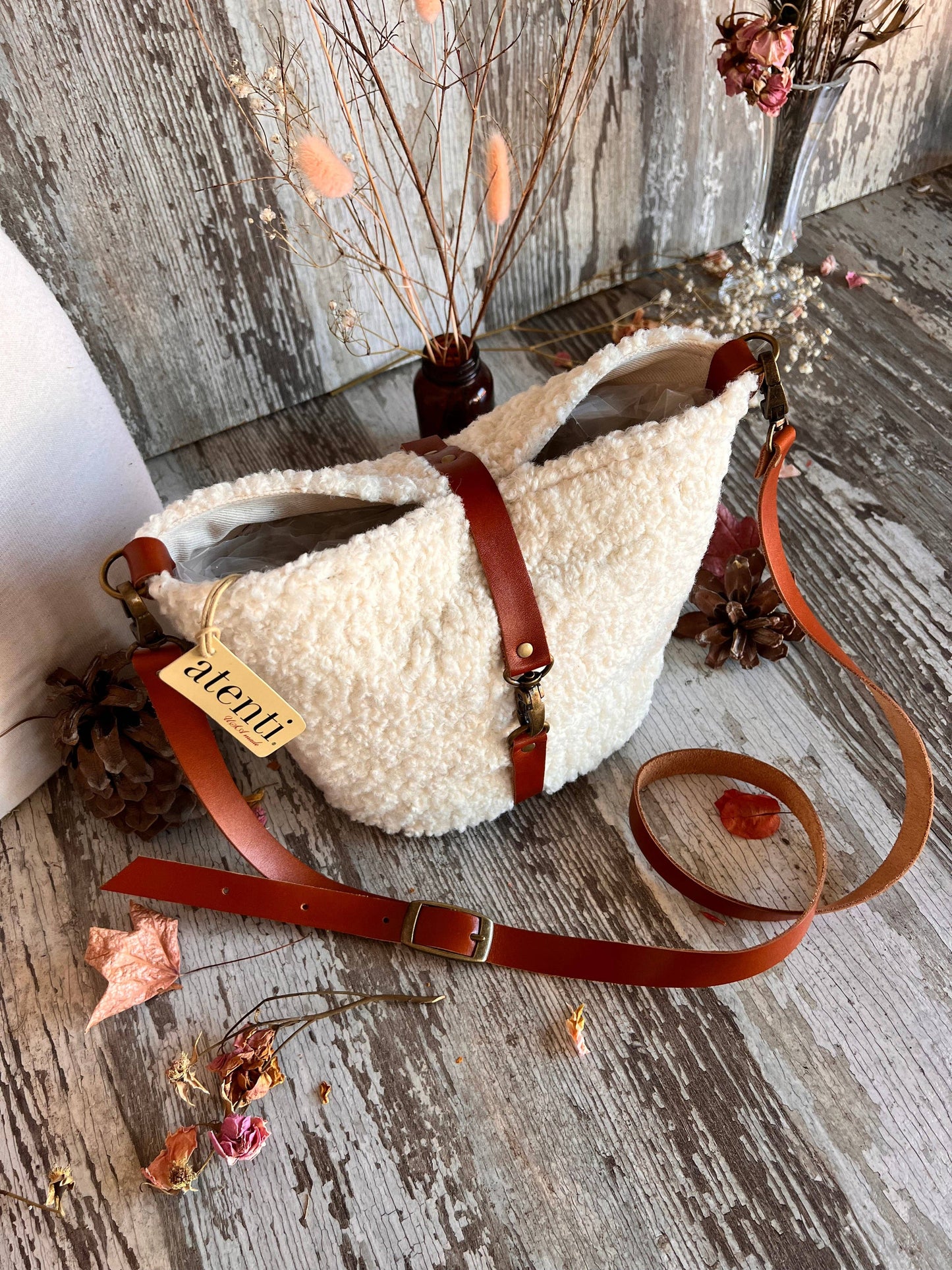 Atenti - Sherpa Halle Bucket Bag