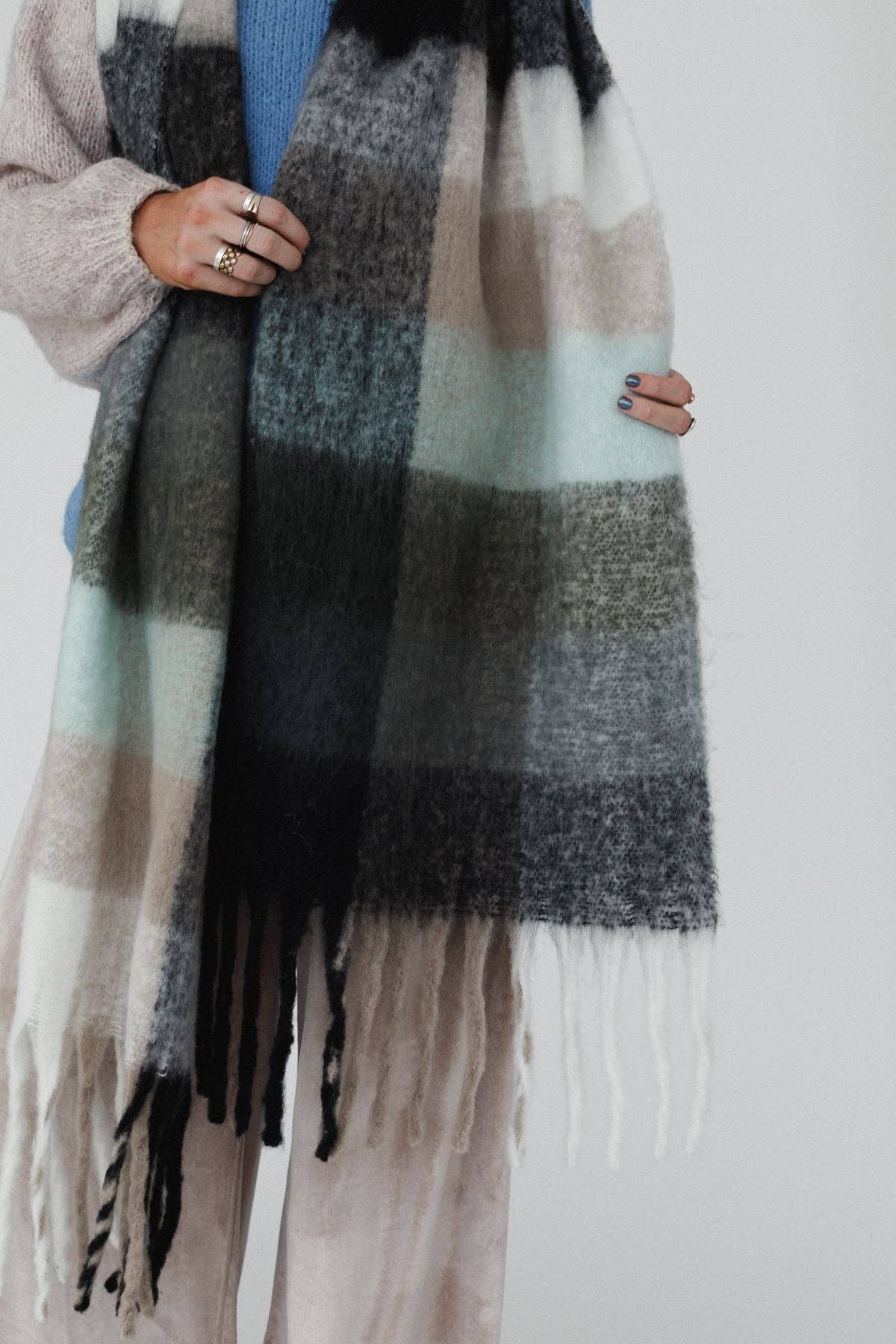Three Bird Nest - Everest Cozy Plaid Scarf - Blue