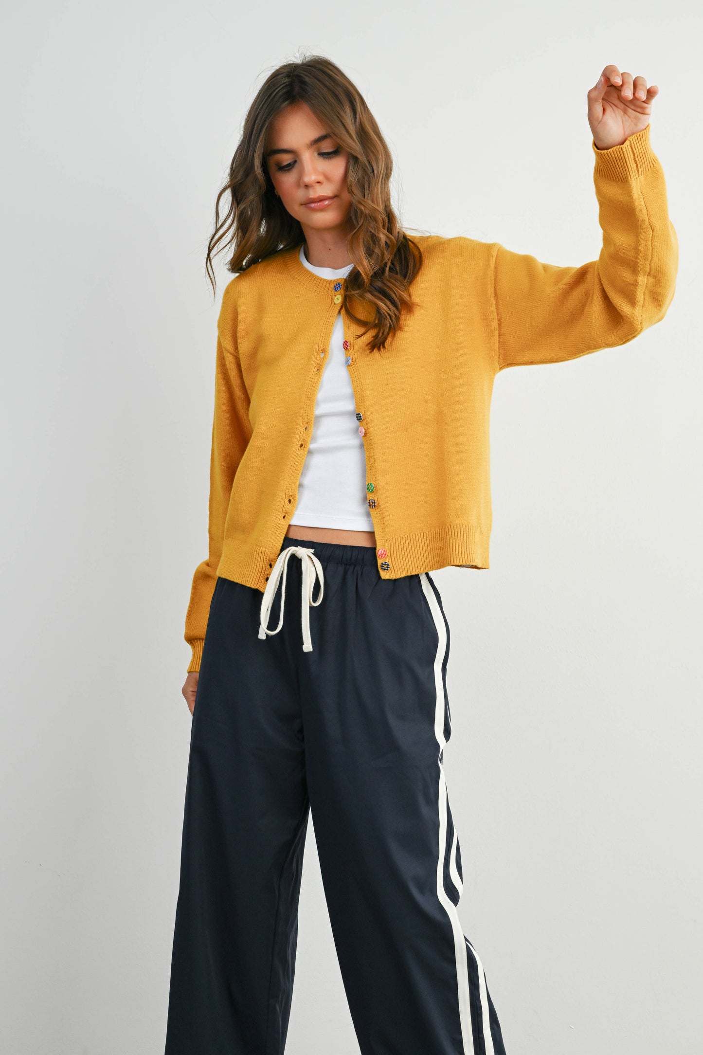 BUTTERMELON - Long Sleeve Buttoned Cropped Cardigan Sweater - BMC7906