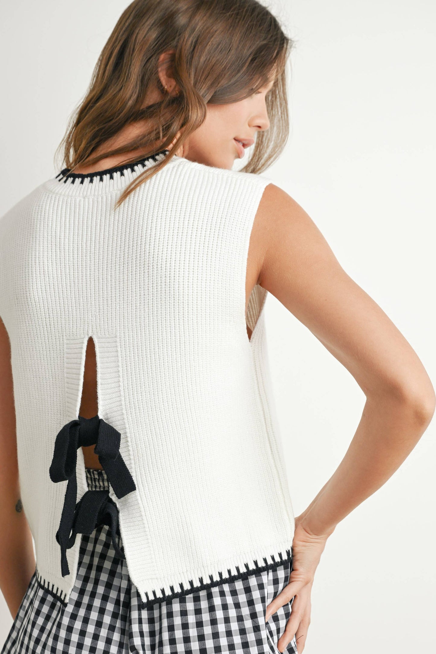 BUTTERMELON - Soft Ribbed Sweater Vest - BMW7623