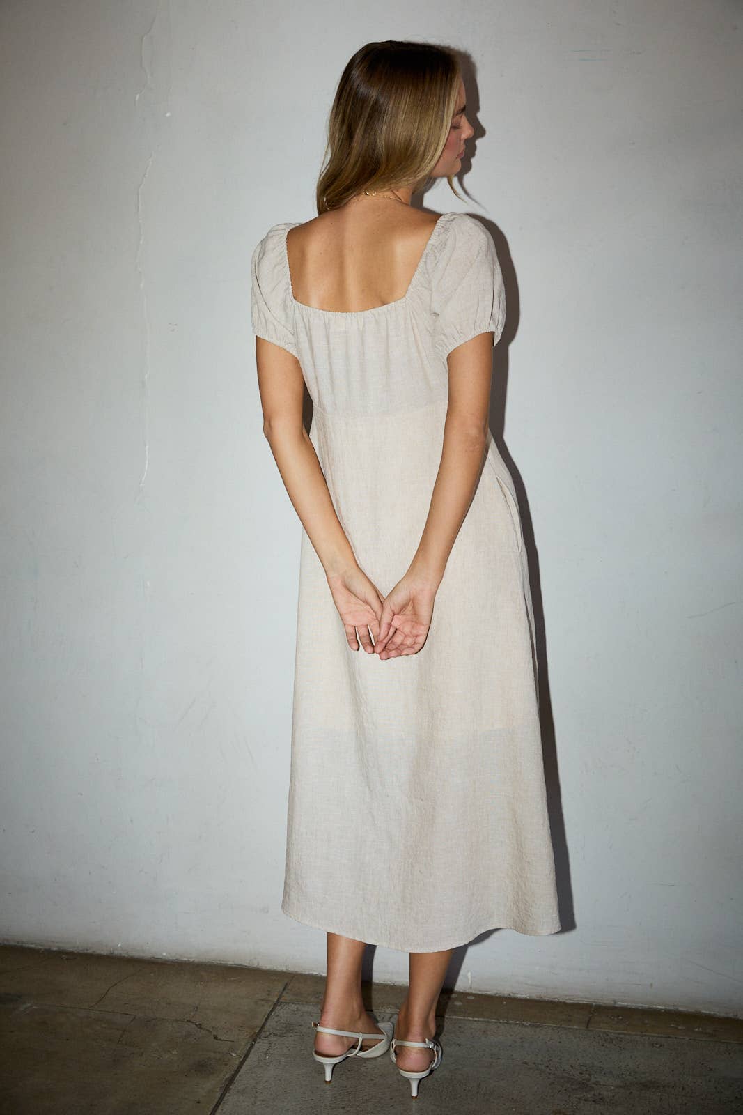 GILLI - PUFF SLEEVE BUTTON DOWN FRONT TIE MAXI LINEN DRESS