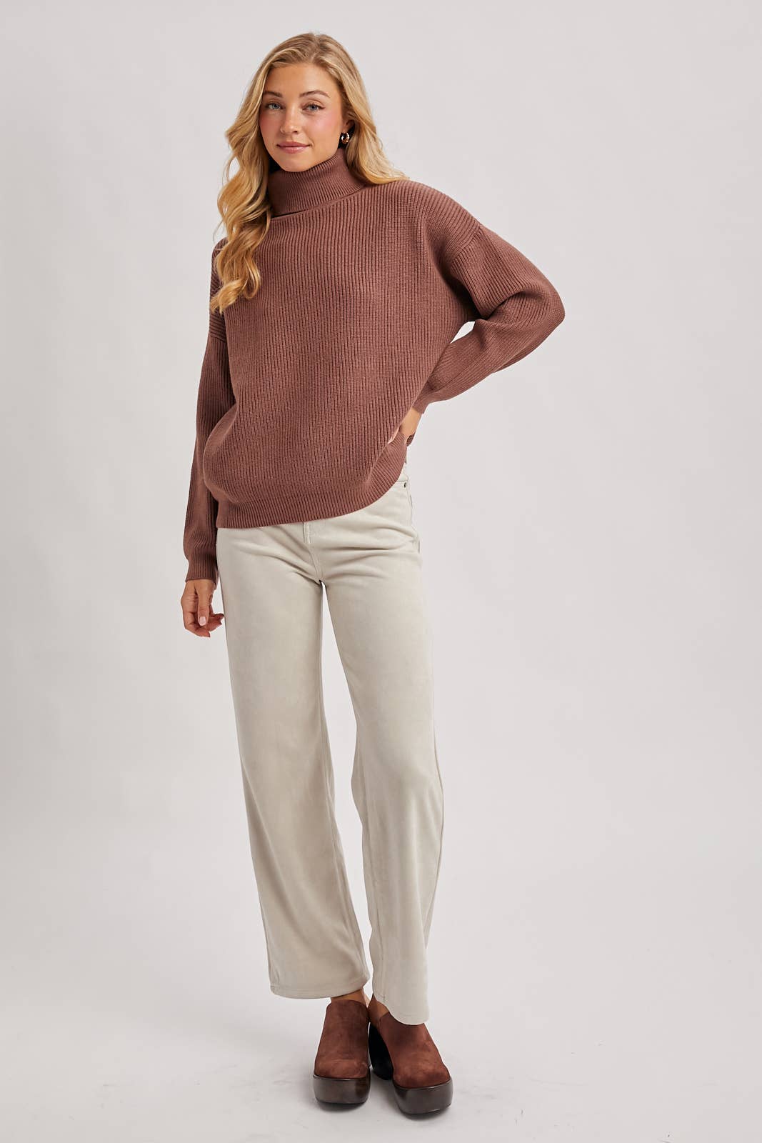 Bluivy - TURTLENECK RIBBED KNIT SWEATER