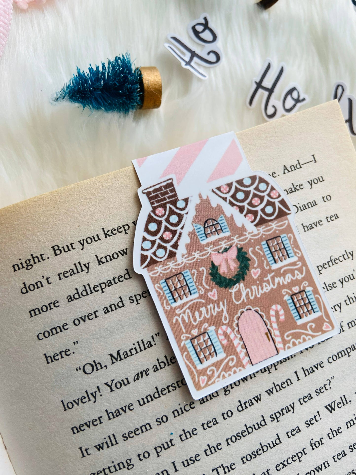Makerie Day - Gingerbread House Magnetic Bookmark