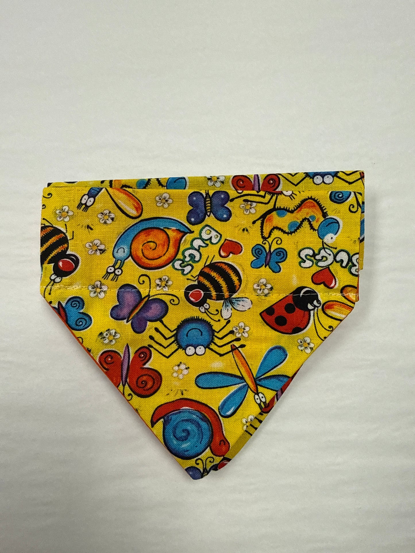Dog bandana “bugs”