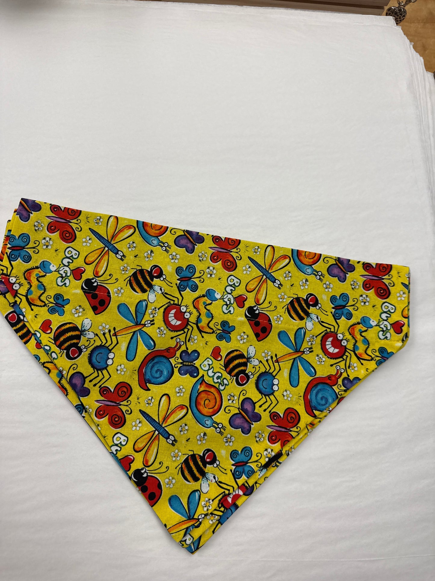 Dog bandana “bugs”
