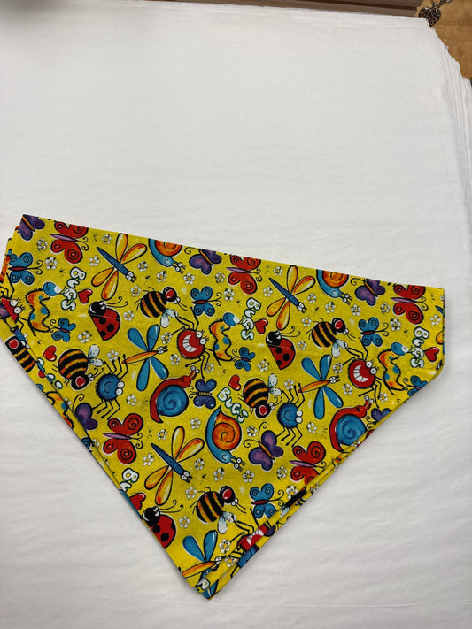 Dog bandana “bugs”