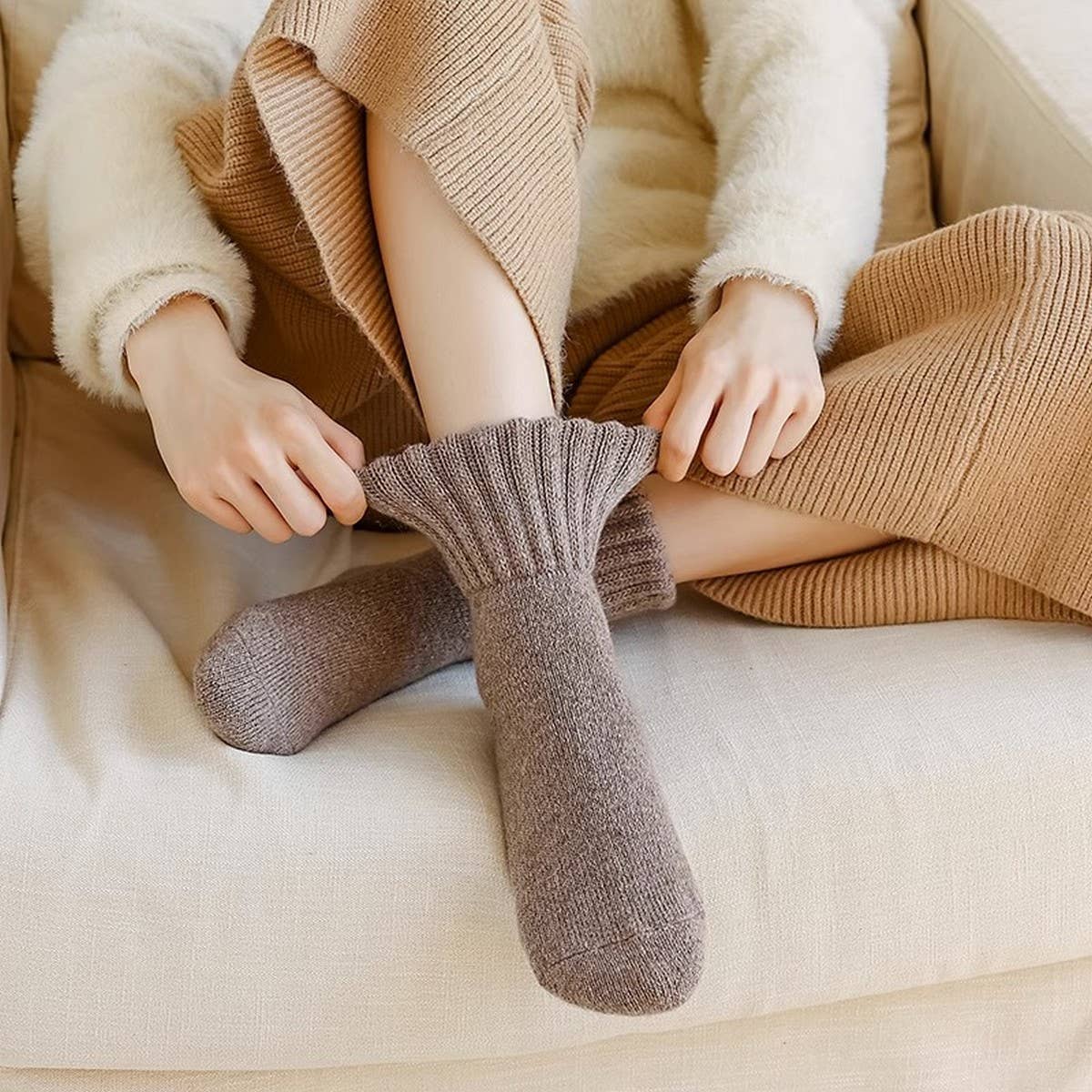ACCITY - Brown Thick Crew Socks Women Winter Warm Cozy_CWMS02814