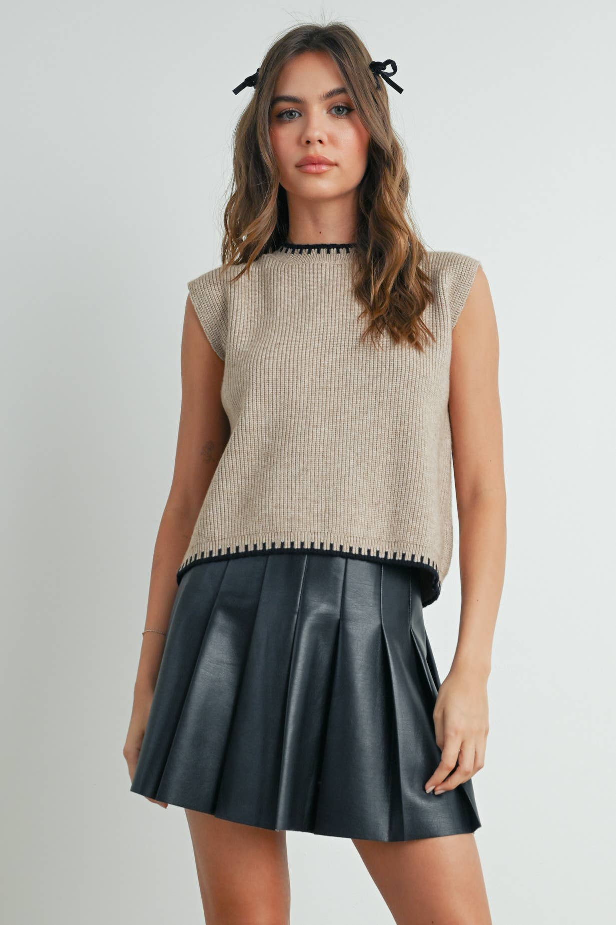 BUTTERMELON - Soft Ribbed Sweater Vest - BMW7623