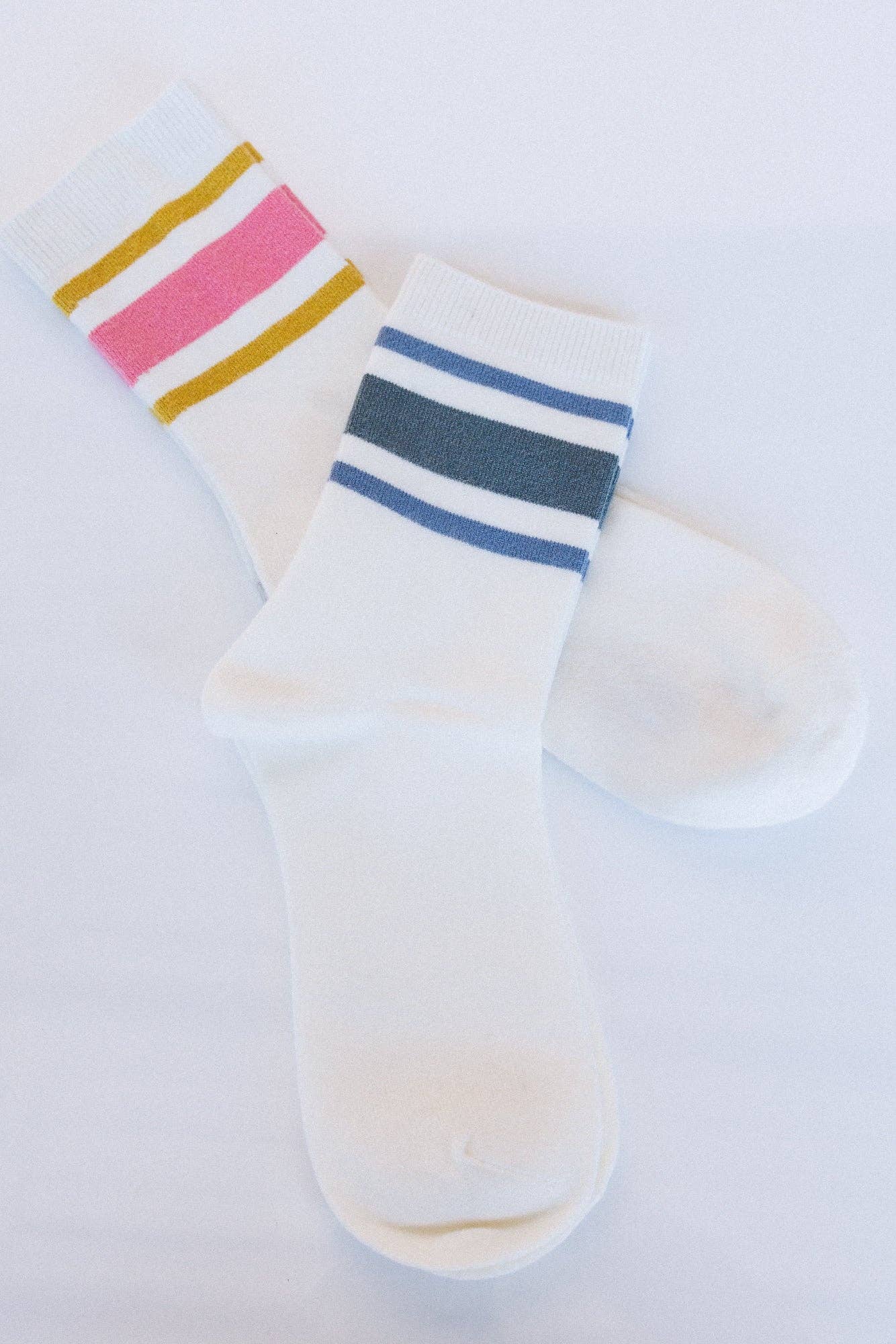 Three Bird Nest - Retro Summer Crew Socks - Pink