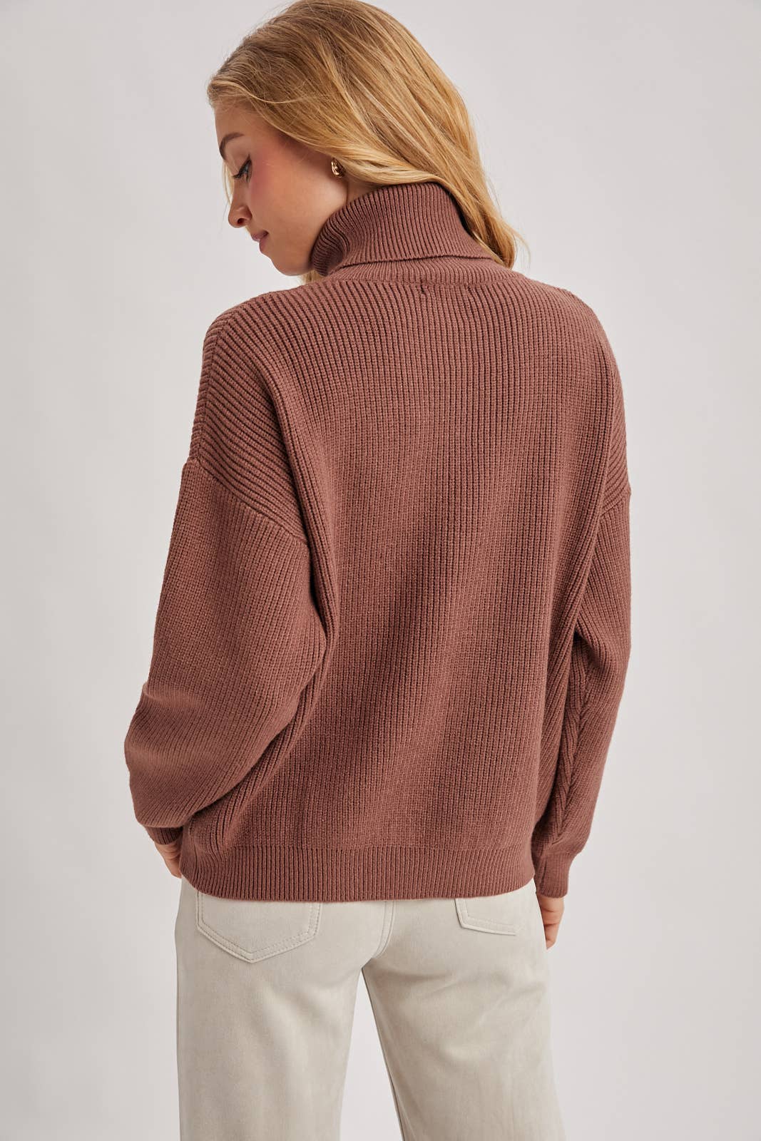 Bluivy - TURTLENECK RIBBED KNIT SWEATER