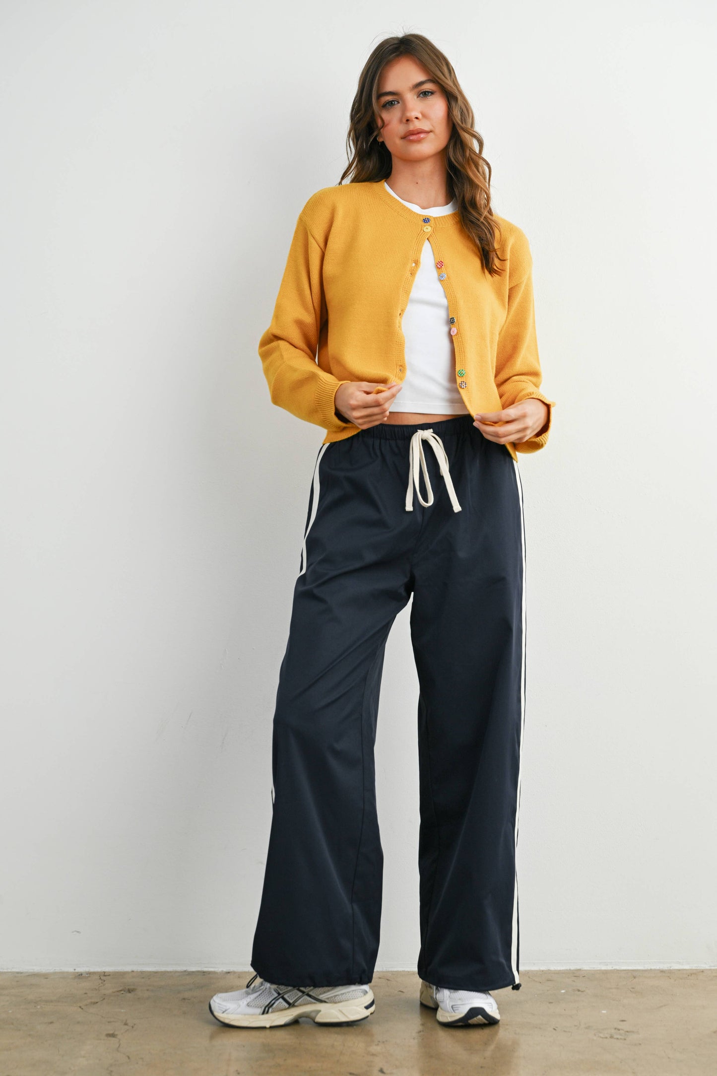 BUTTERMELON - Long Sleeve Buttoned Cropped Cardigan Sweater - BMC7906