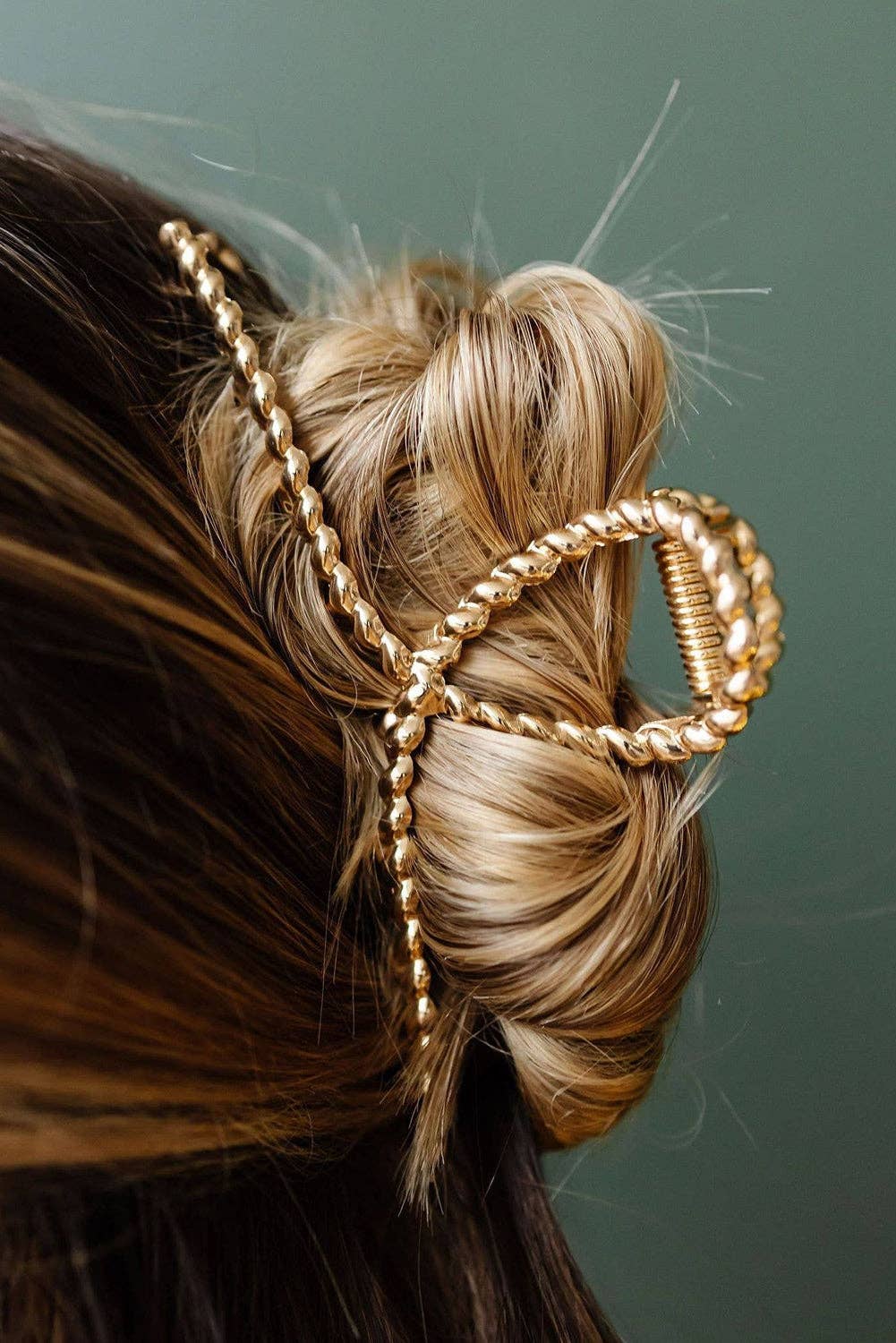 Lovesoft - Gold Twist Large Alloy Hair Clip