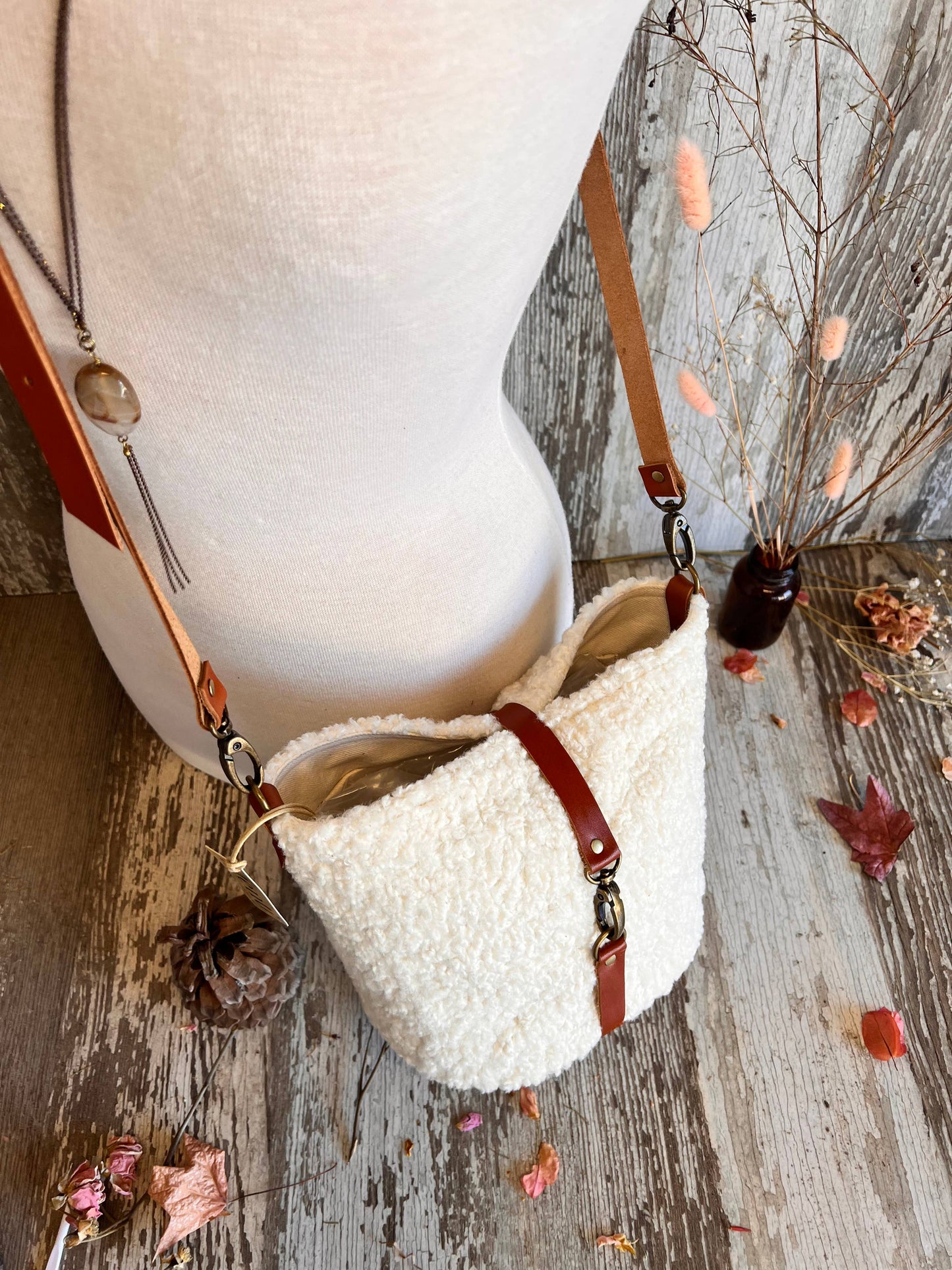 Atenti - Sherpa Halle Bucket Bag