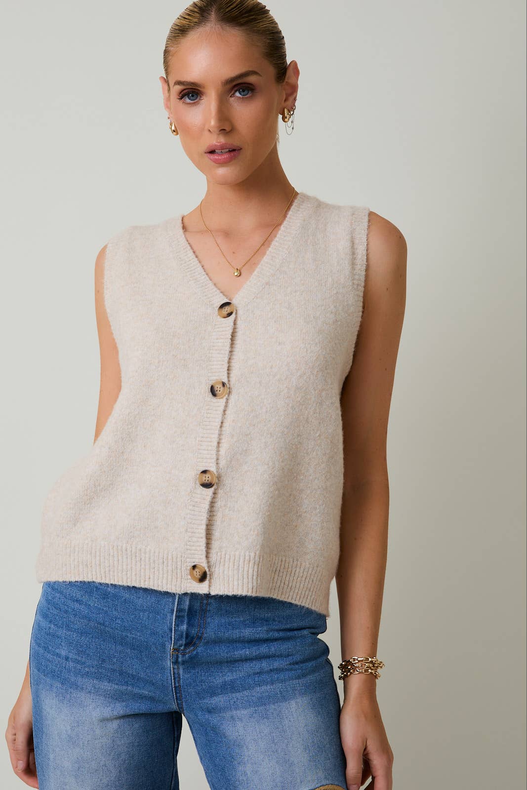 Sunday Edition by LE LIS - SLEEVELESS V-NECK BUTTON DOWN SWEATER TOP