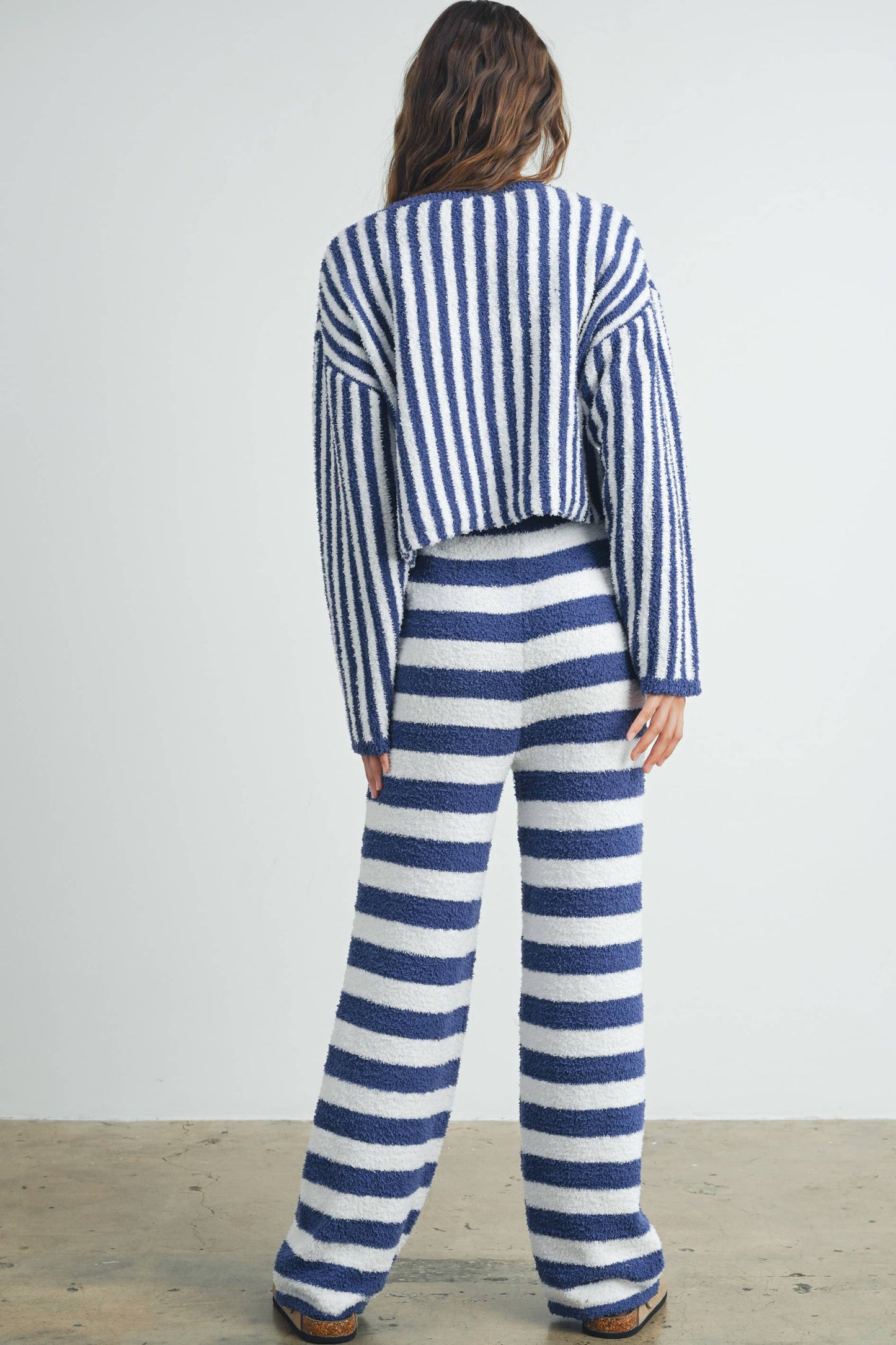 BUTTERMELON - Cozy Striped Round Neck Sweater - BMW7492