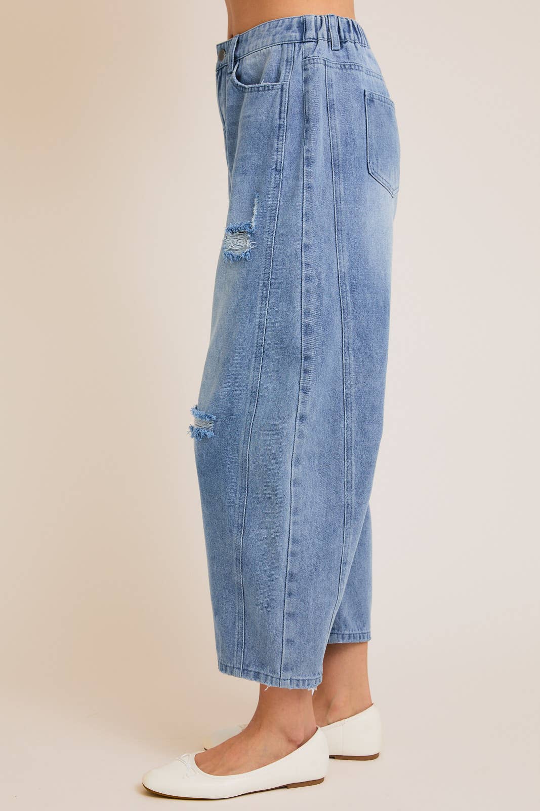 GILLI - DISTRESSED BARREL JEANS