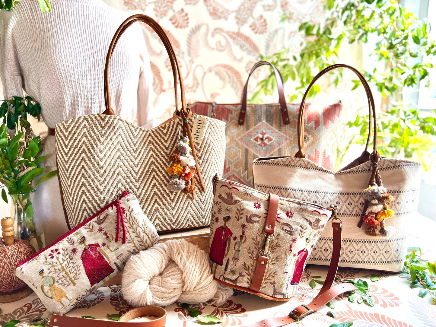 Atenti - Hanna Lolita: USA Made, Handbag with Matching Pouch