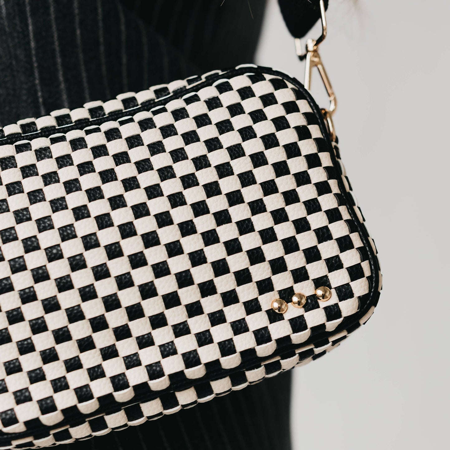 Pretty Simple - Woven Willow Camera Crossbody Bag