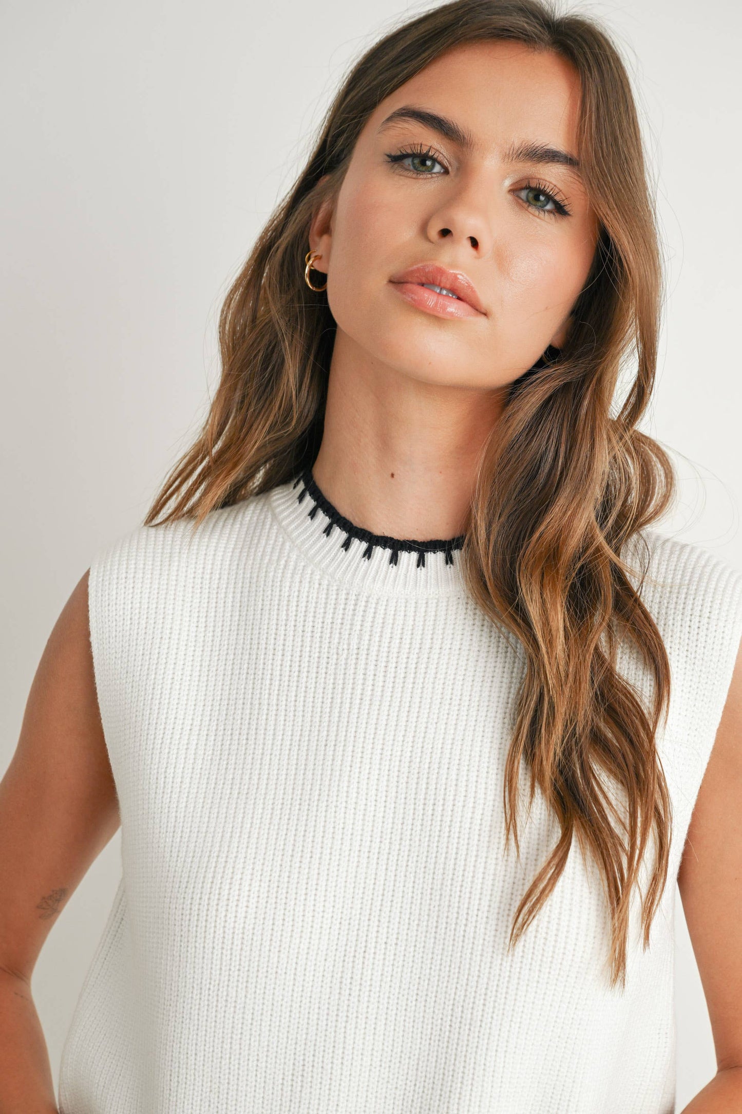 BUTTERMELON - Soft Ribbed Sweater Vest - BMW7623