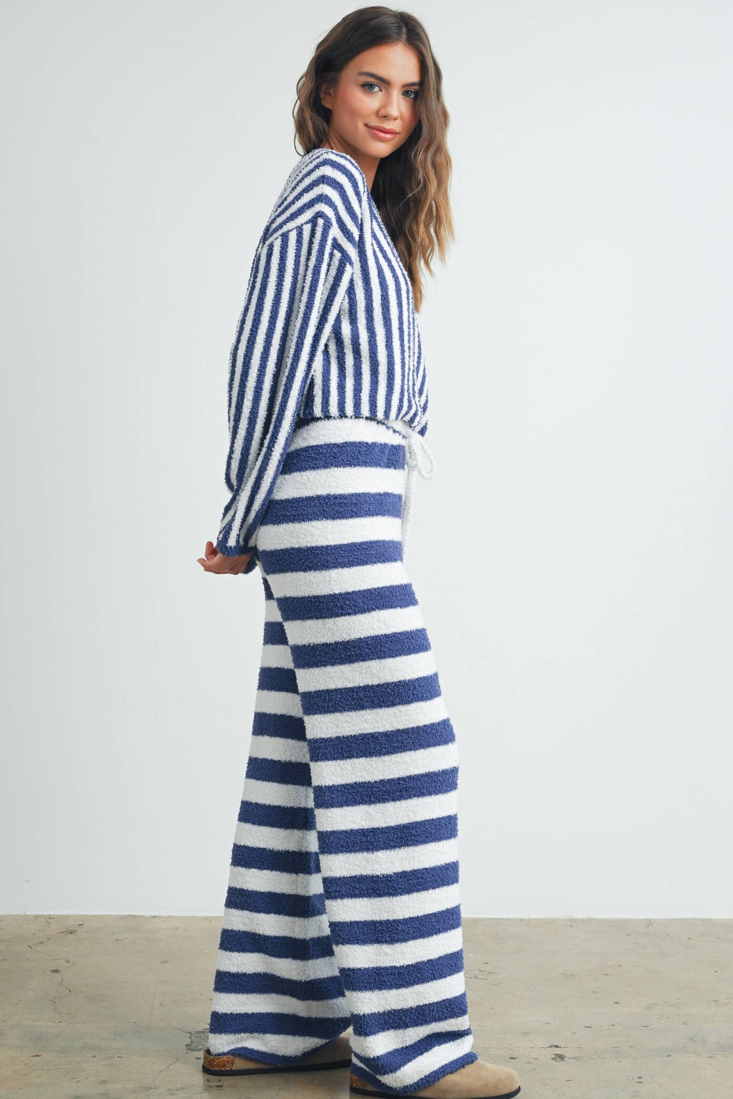 BUTTERMELON - Cozy Striped Round Neck Sweater - BMW7492