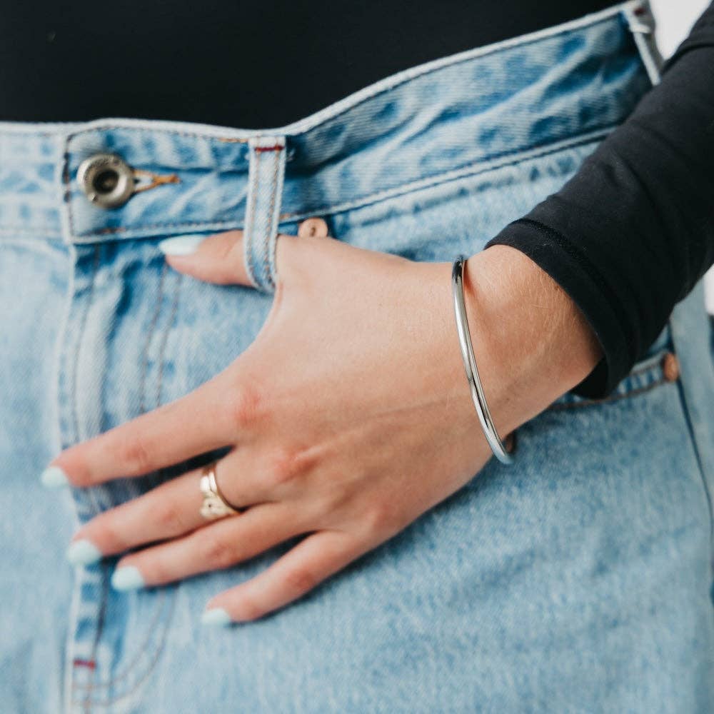 Pretty Simple - Timeless and Chic Bangle Bracelet - WATERPROOF