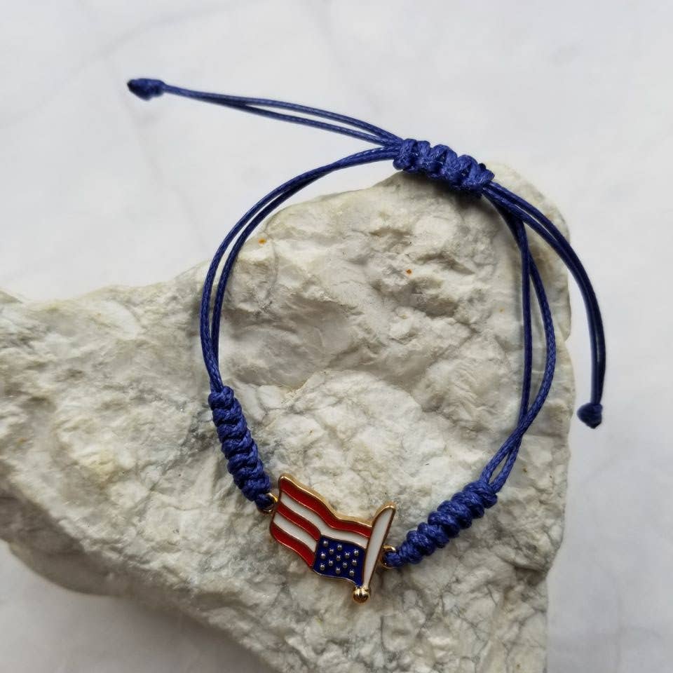 The Pretty Jewellery - American Patriotic Flag Charm Bracelet