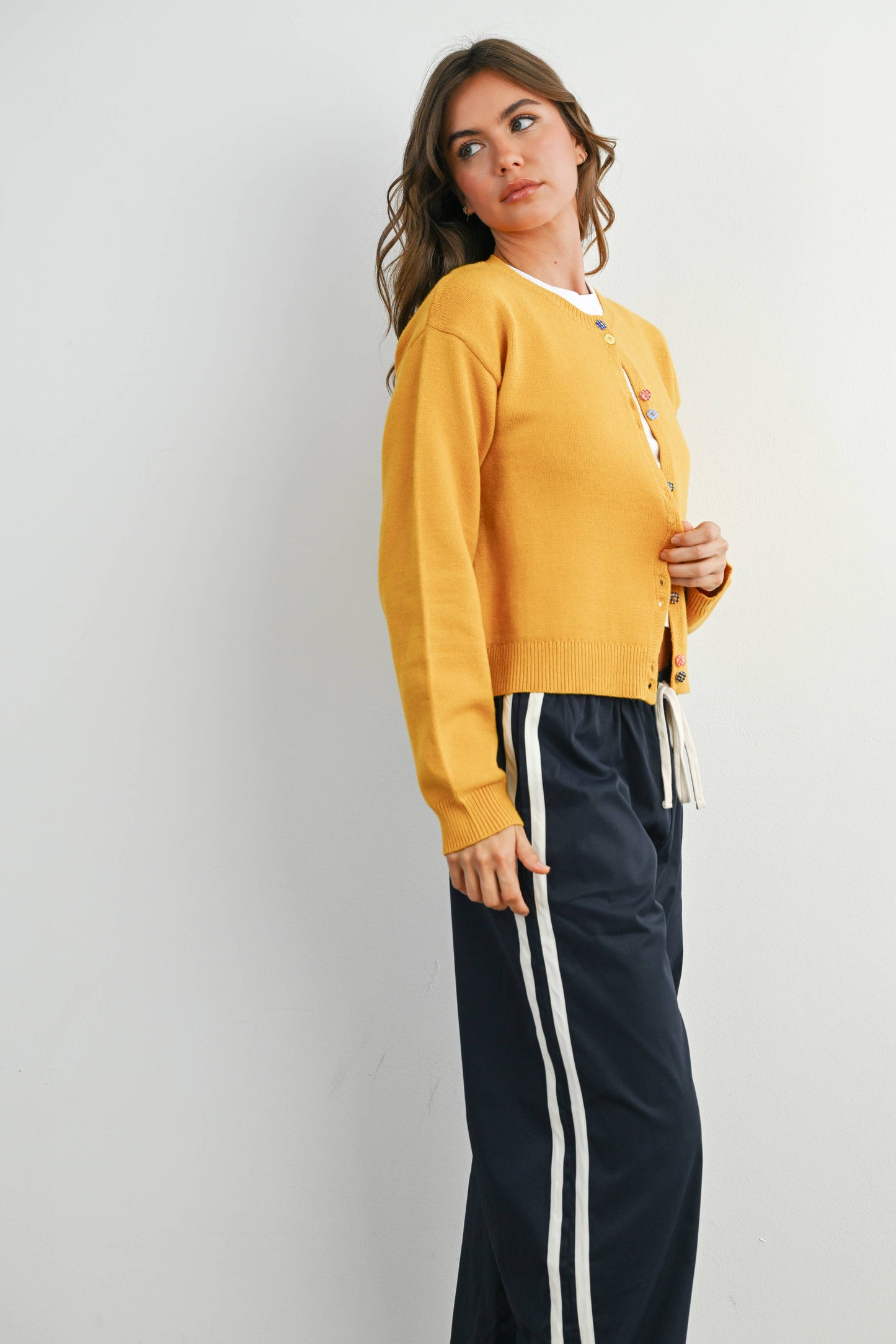 BUTTERMELON - Long Sleeve Buttoned Cropped Cardigan Sweater - BMC7906